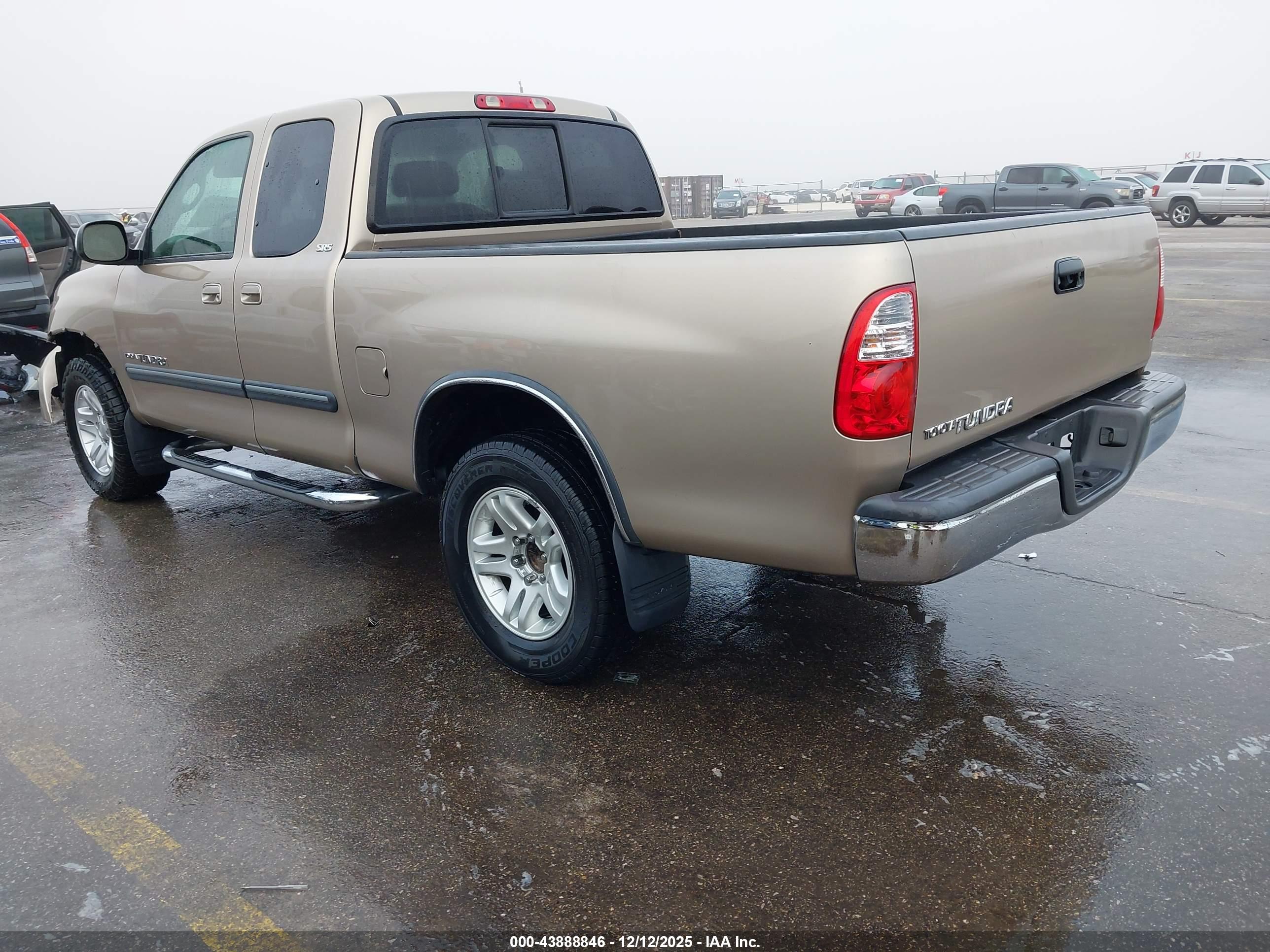 TOYOTA TUNDRA image 3