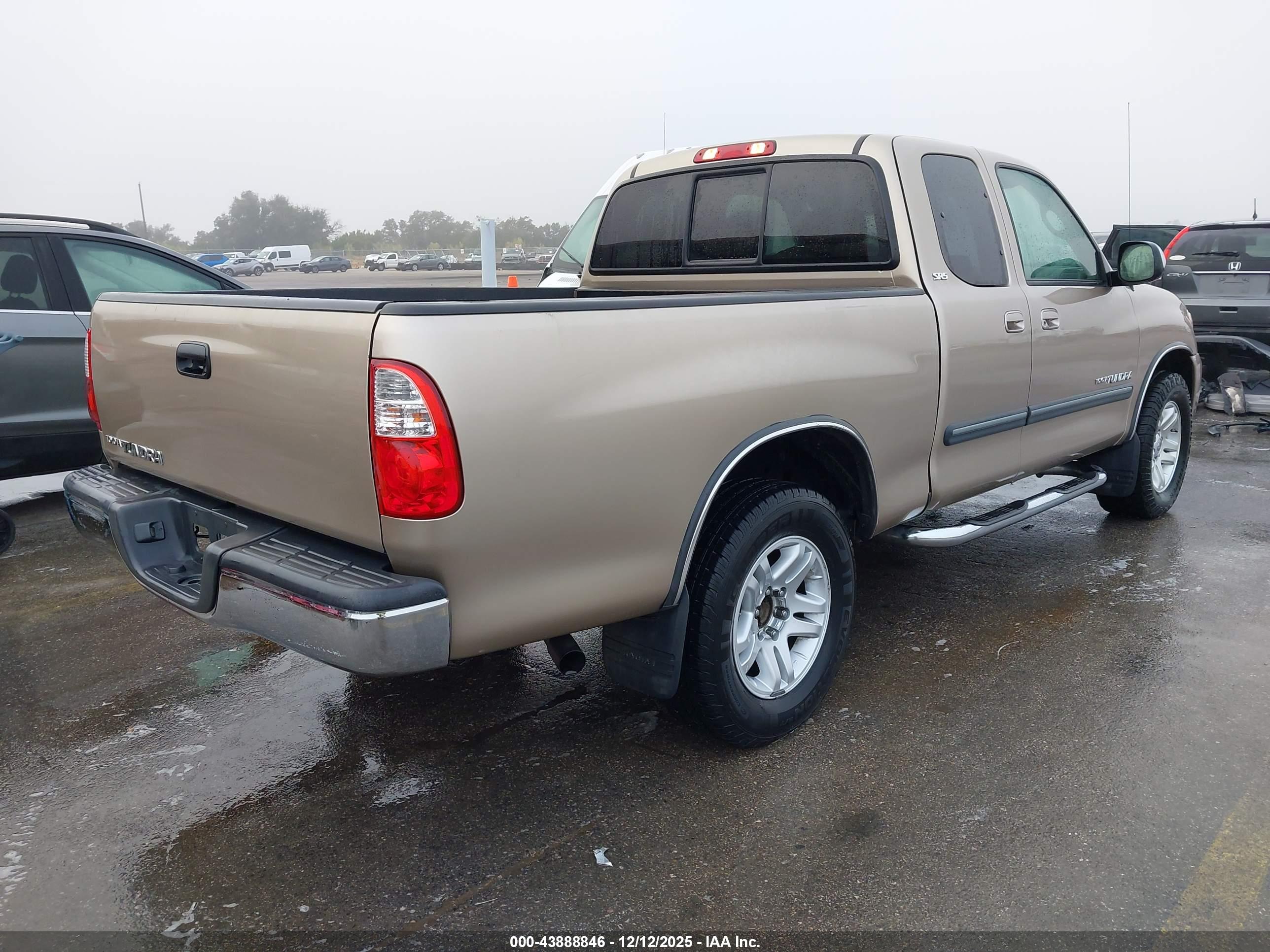 TOYOTA TUNDRA image 4