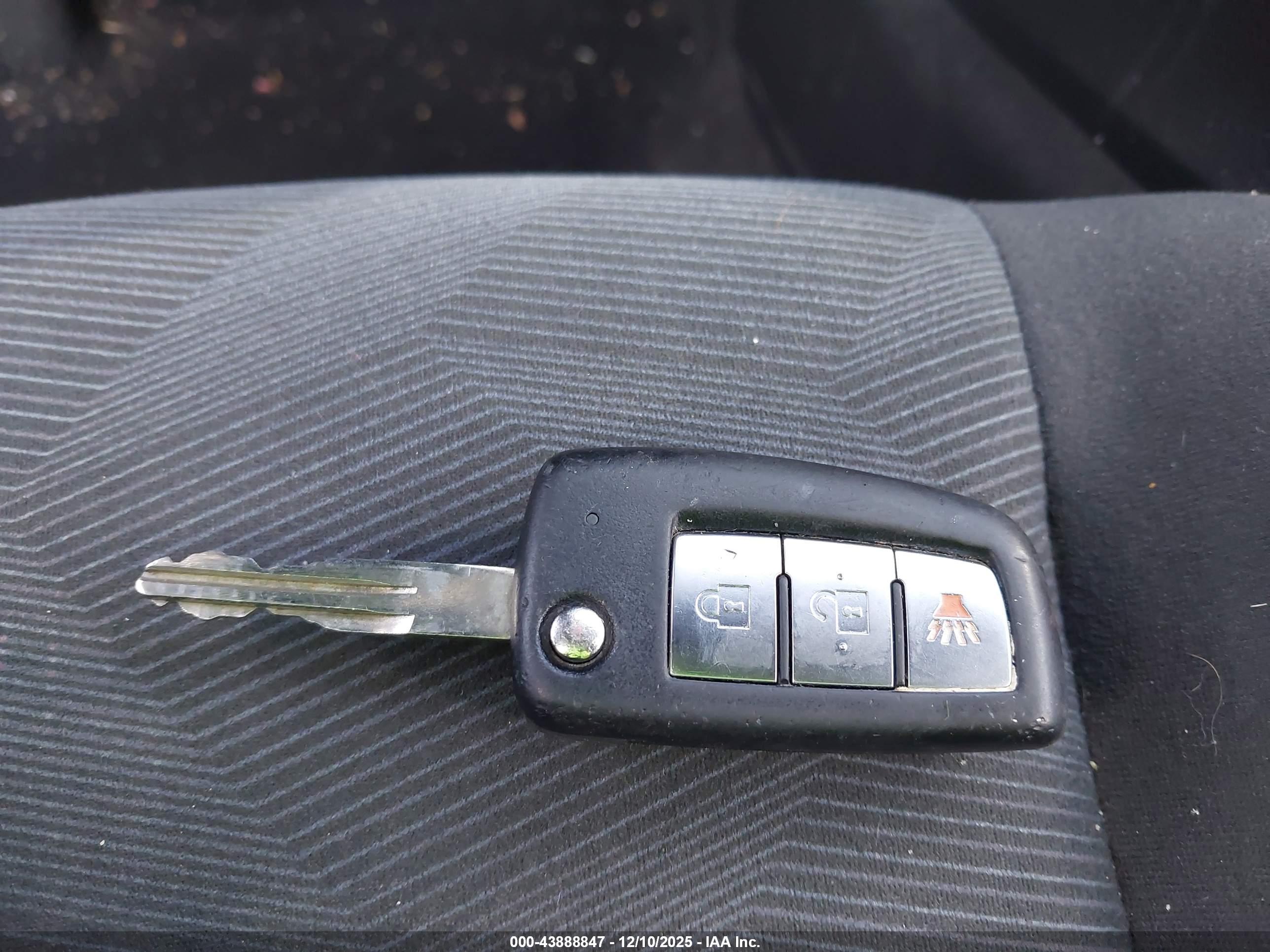 NISSAN ROGUE image 11