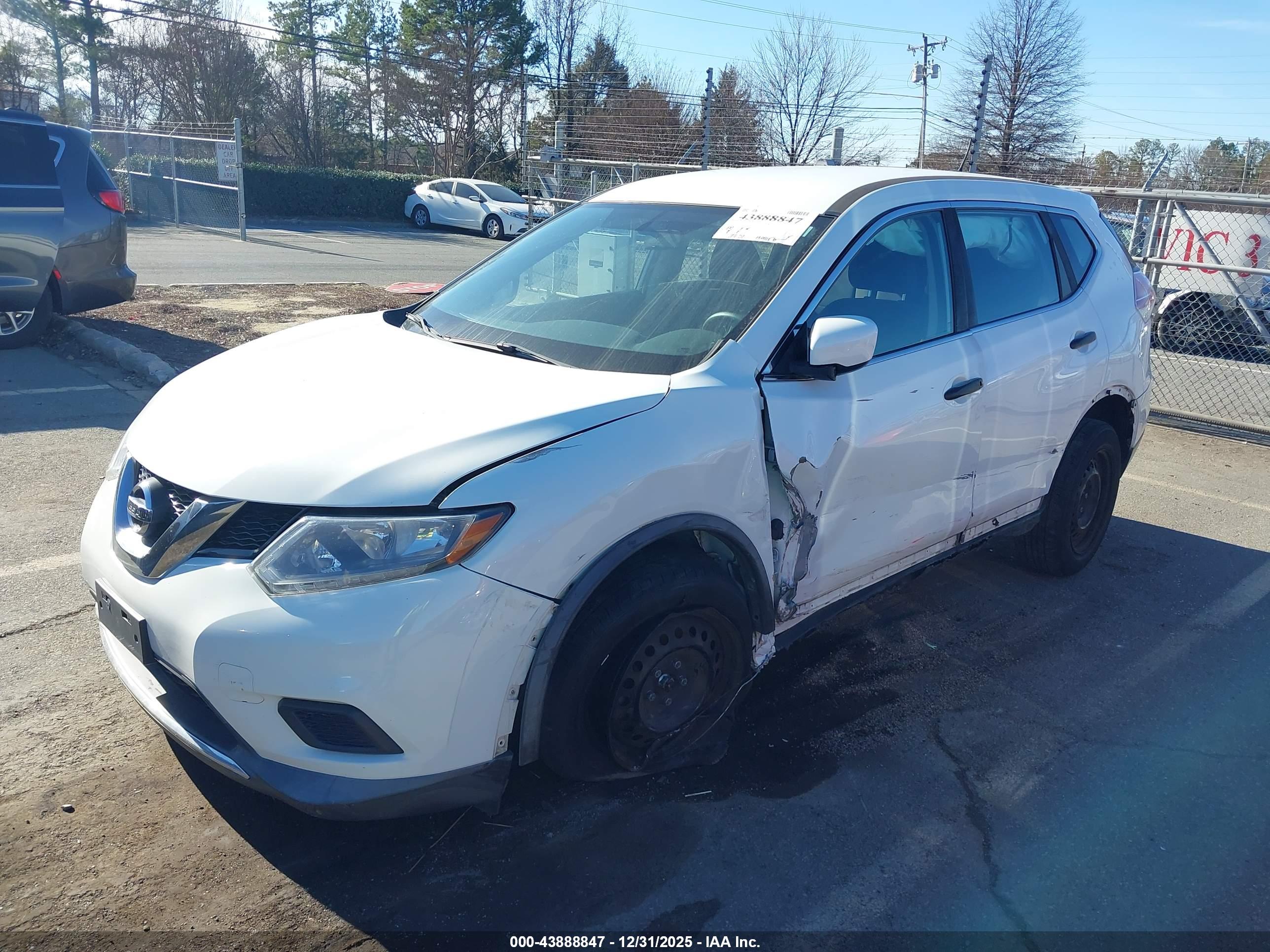NISSAN ROGUE image 2