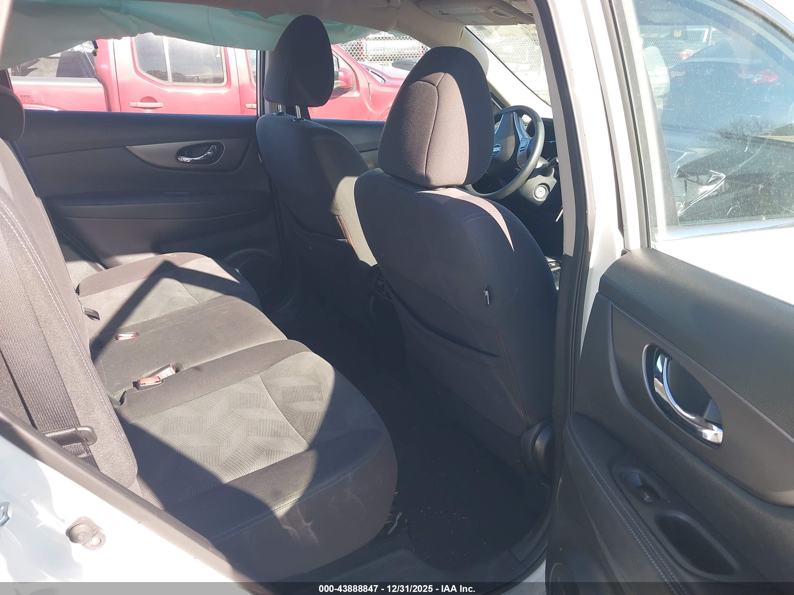 NISSAN ROGUE image 8