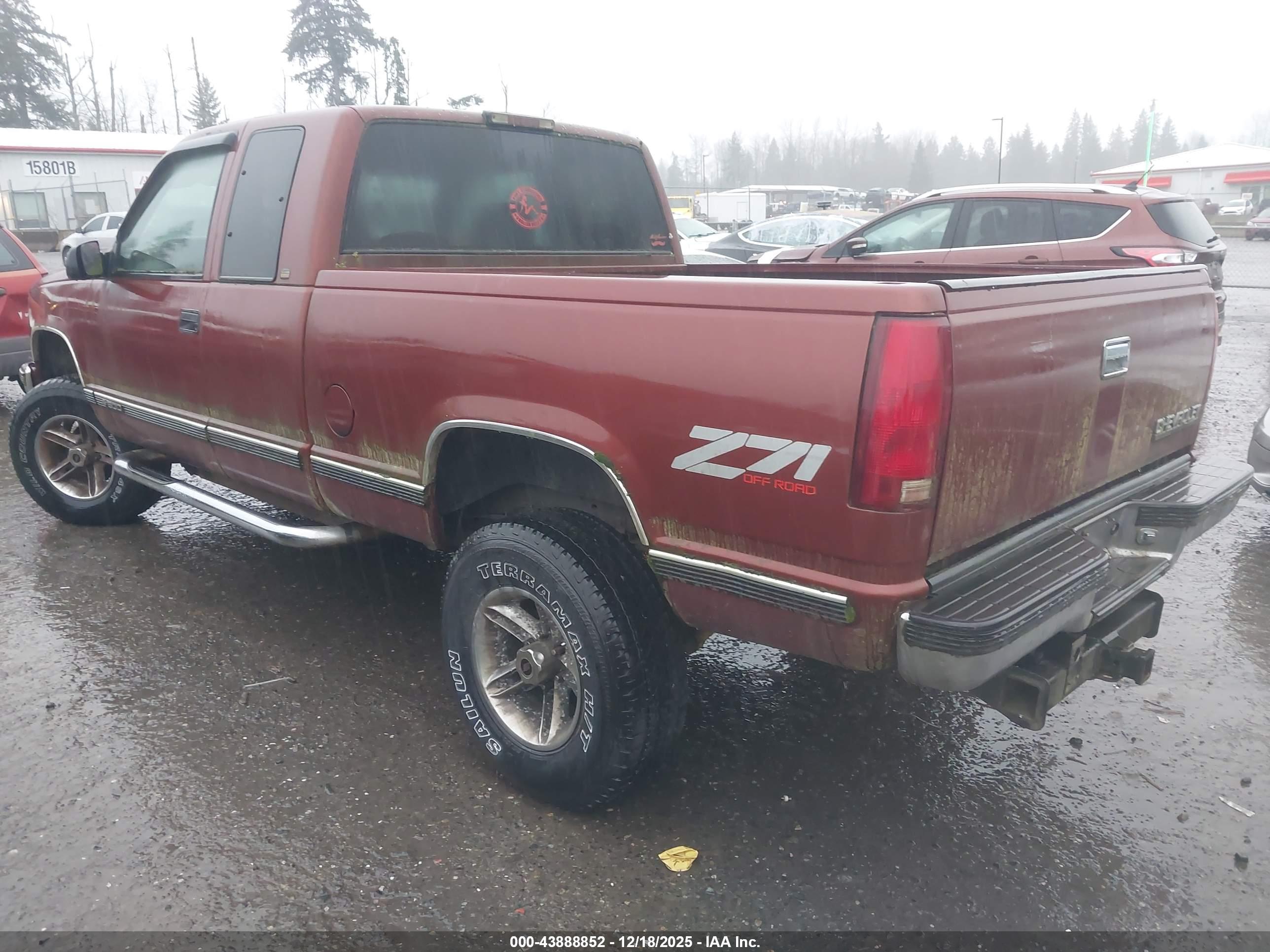 CHEVROLET GMT-400 image 3