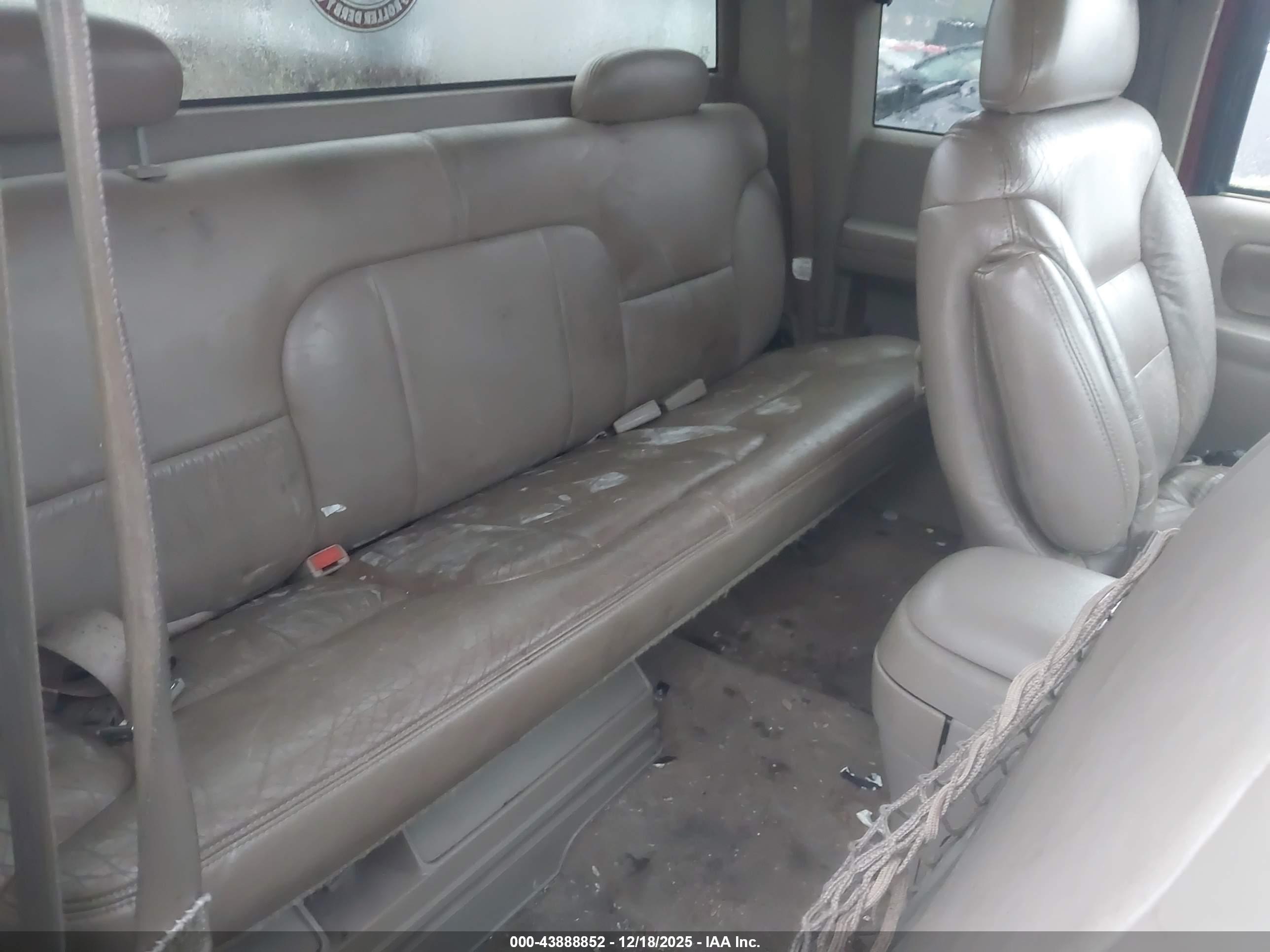 CHEVROLET GMT-400 image 8