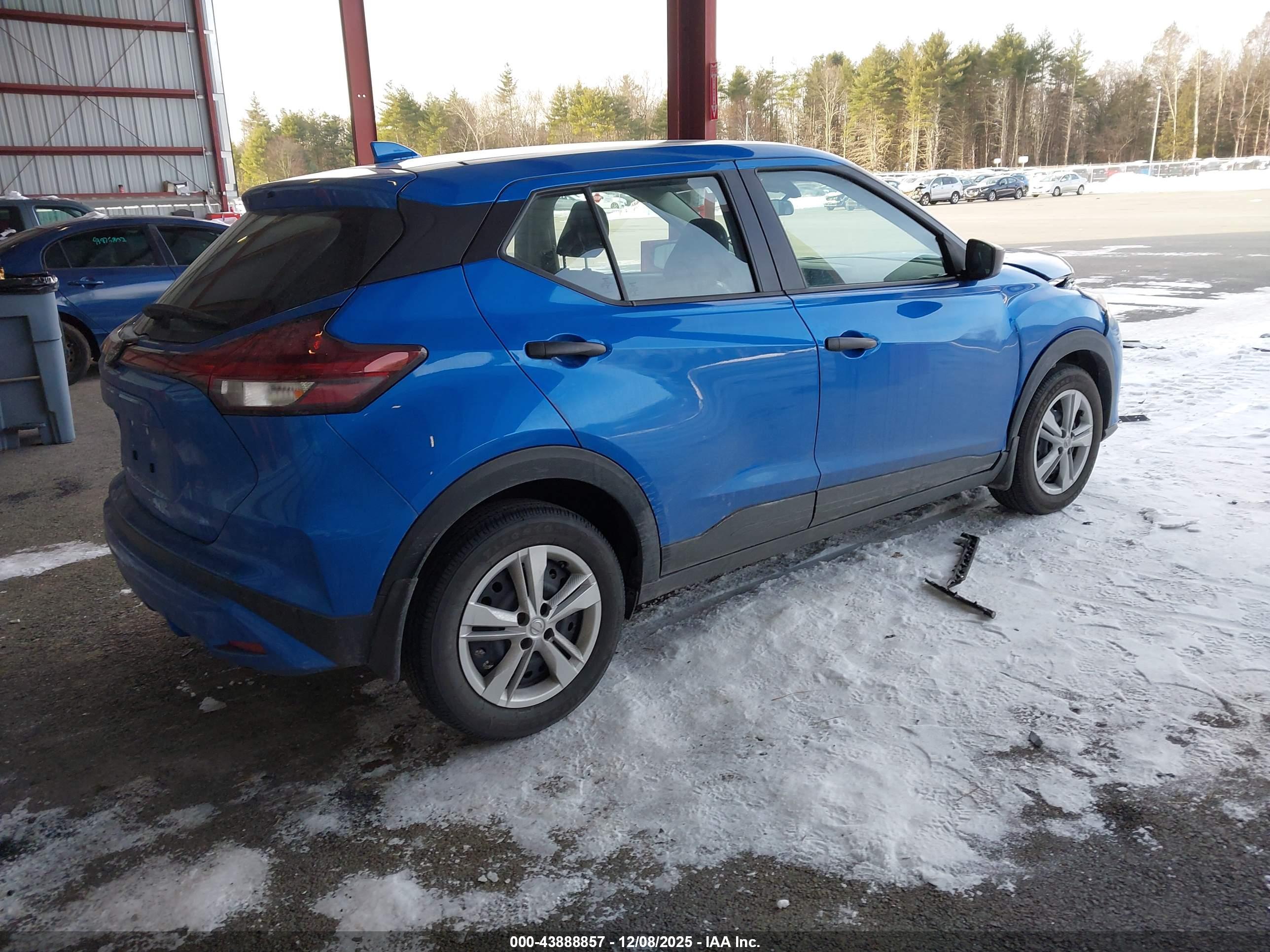 NISSAN KICKS image 4
