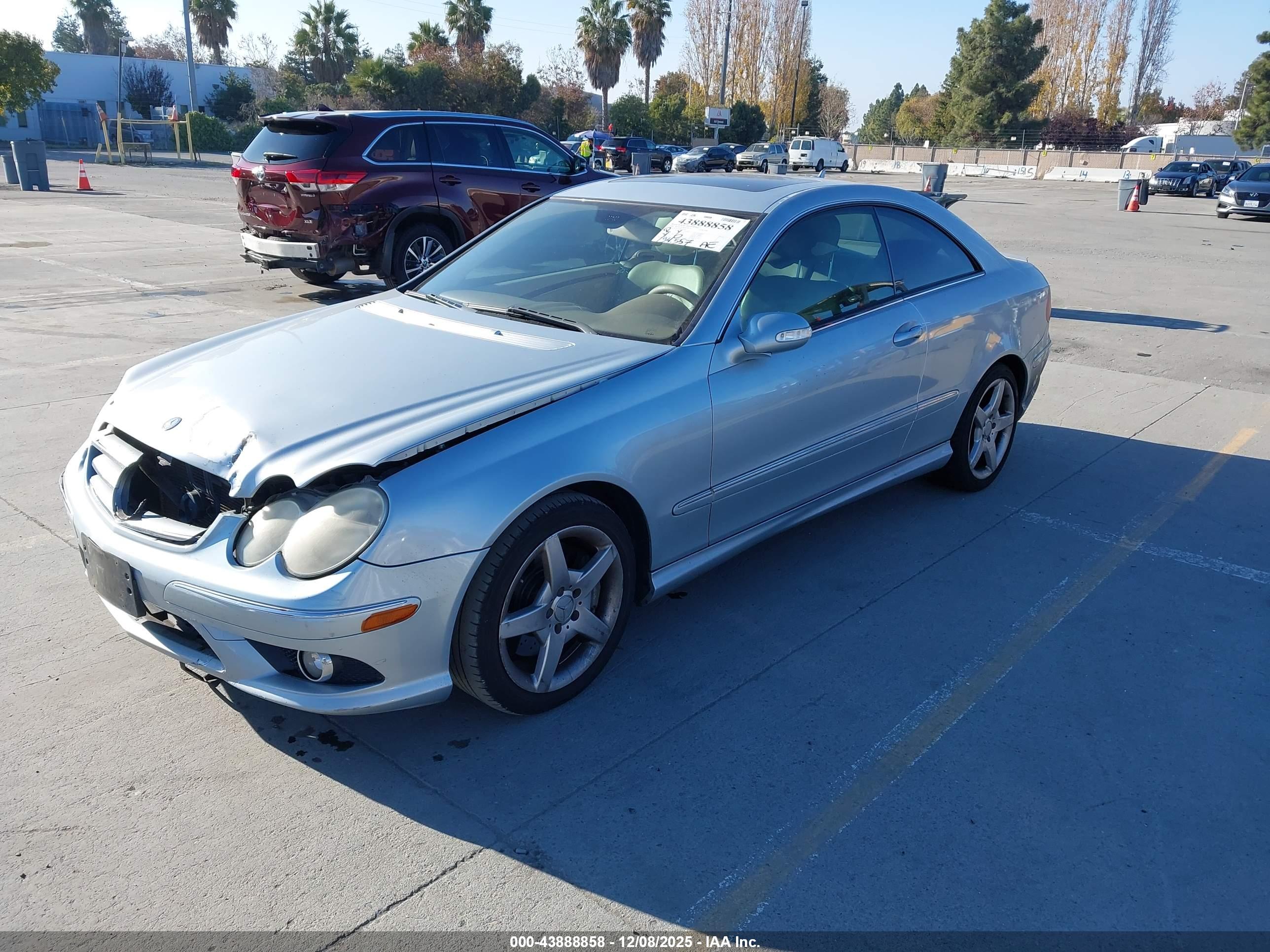 MERCEDES-BENZ CLK image 2
