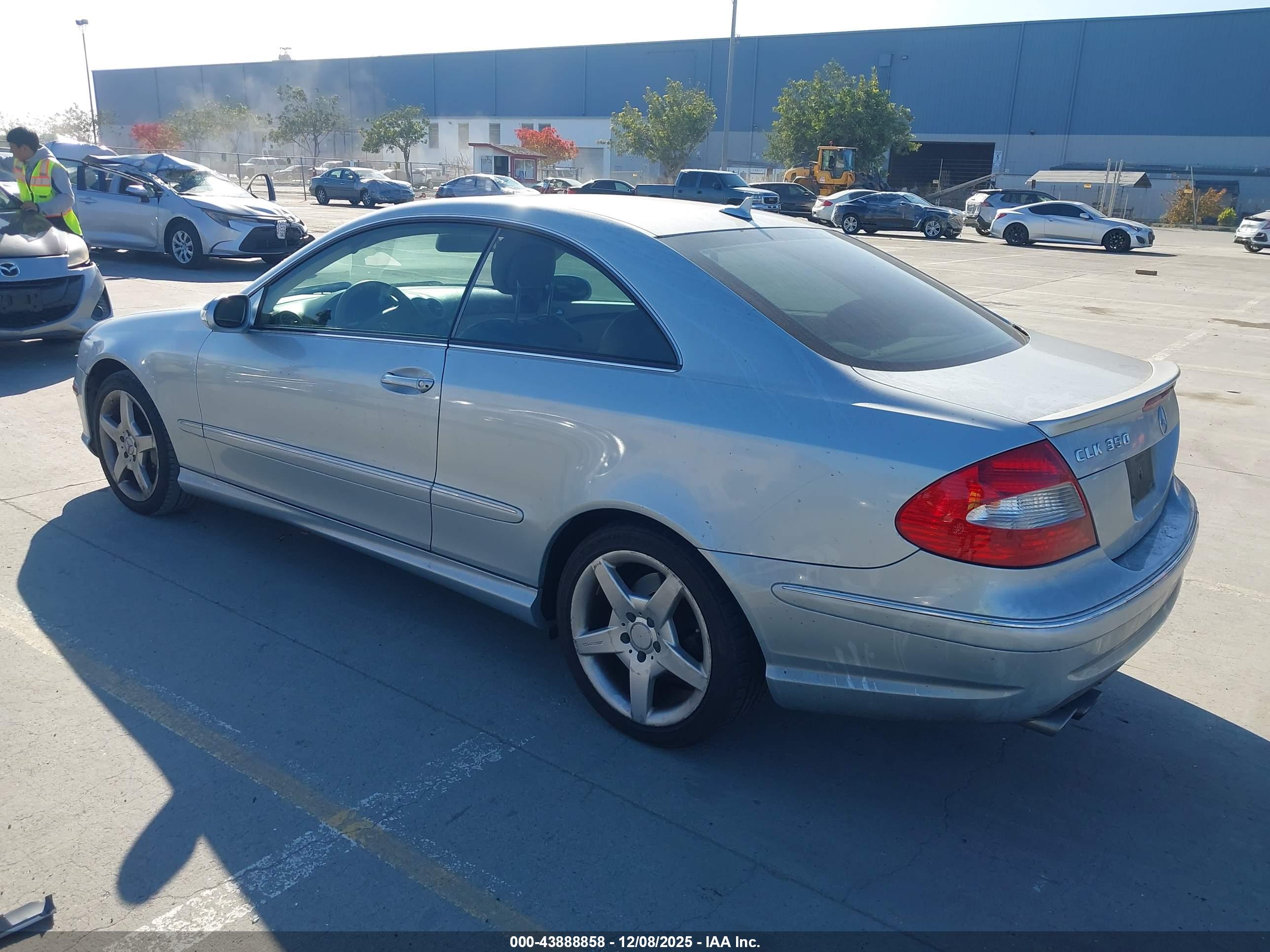 MERCEDES-BENZ CLK image 3