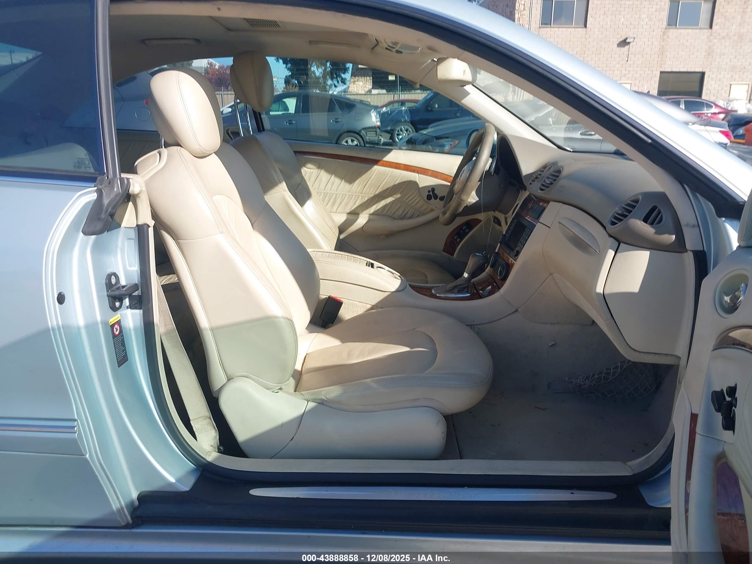 MERCEDES-BENZ CLK image 5