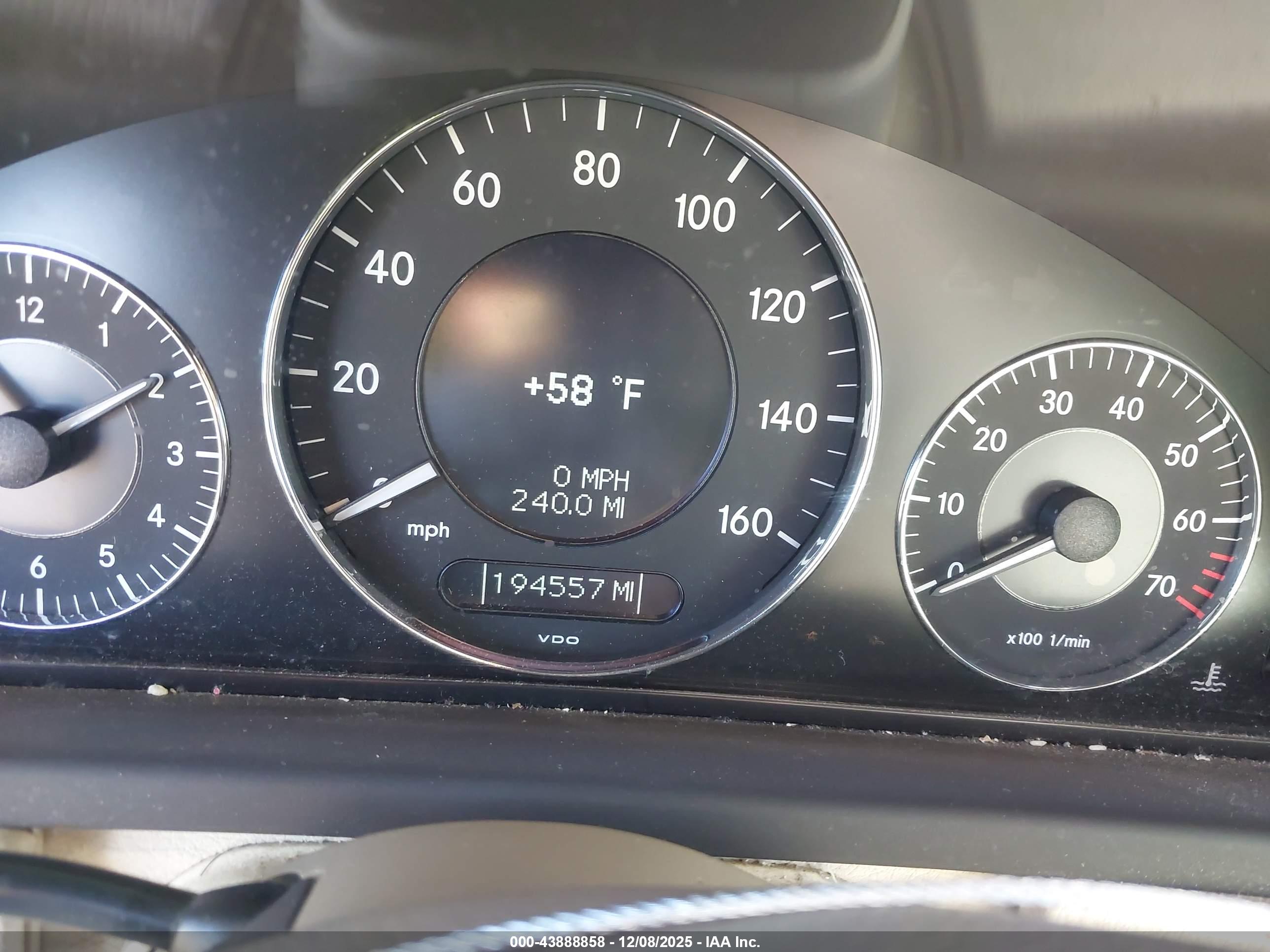 MERCEDES-BENZ CLK image 7