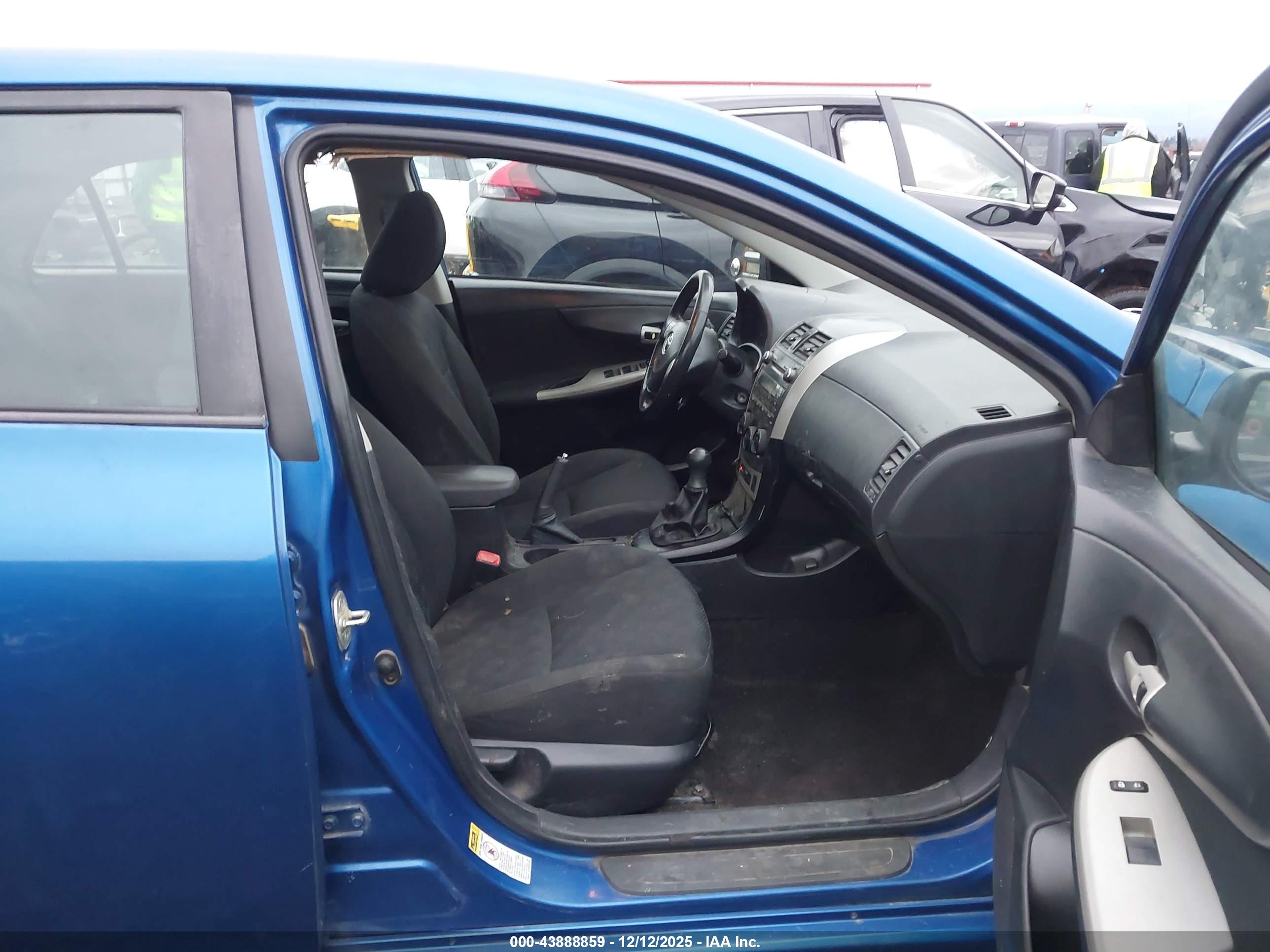 TOYOTA COROLLA image 5