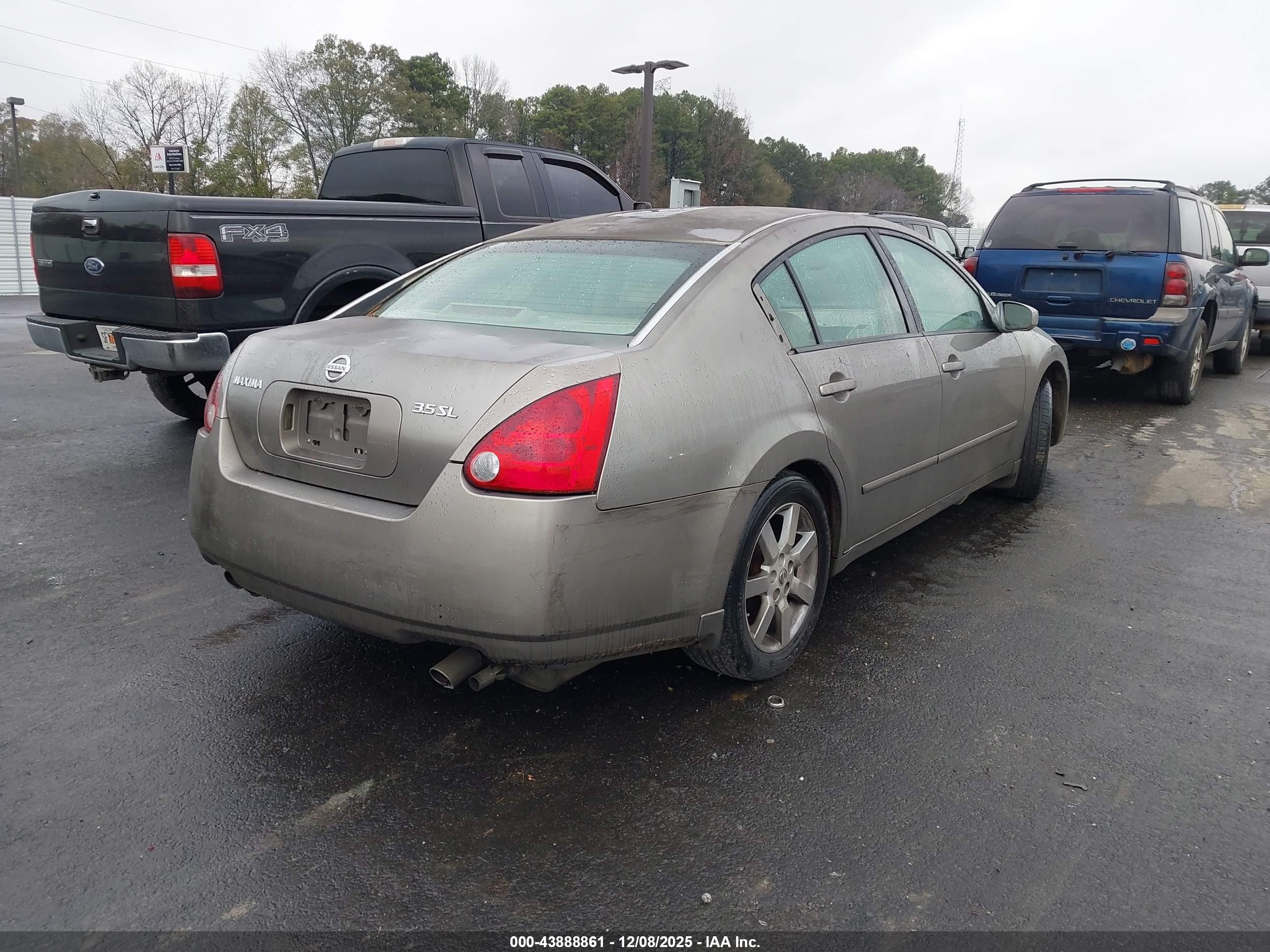NISSAN MAXIMA image 4