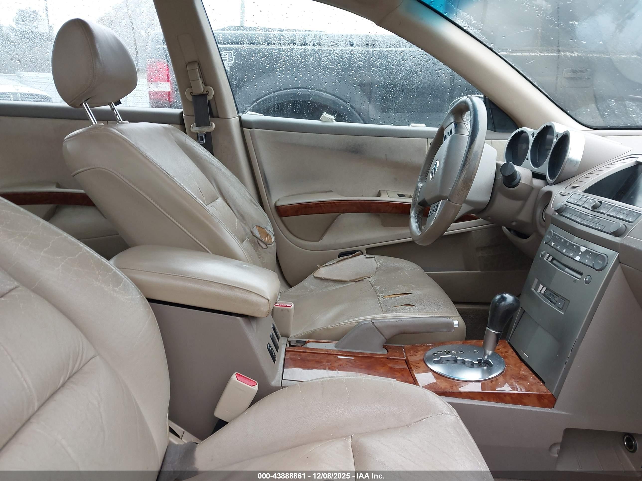 NISSAN MAXIMA image 5