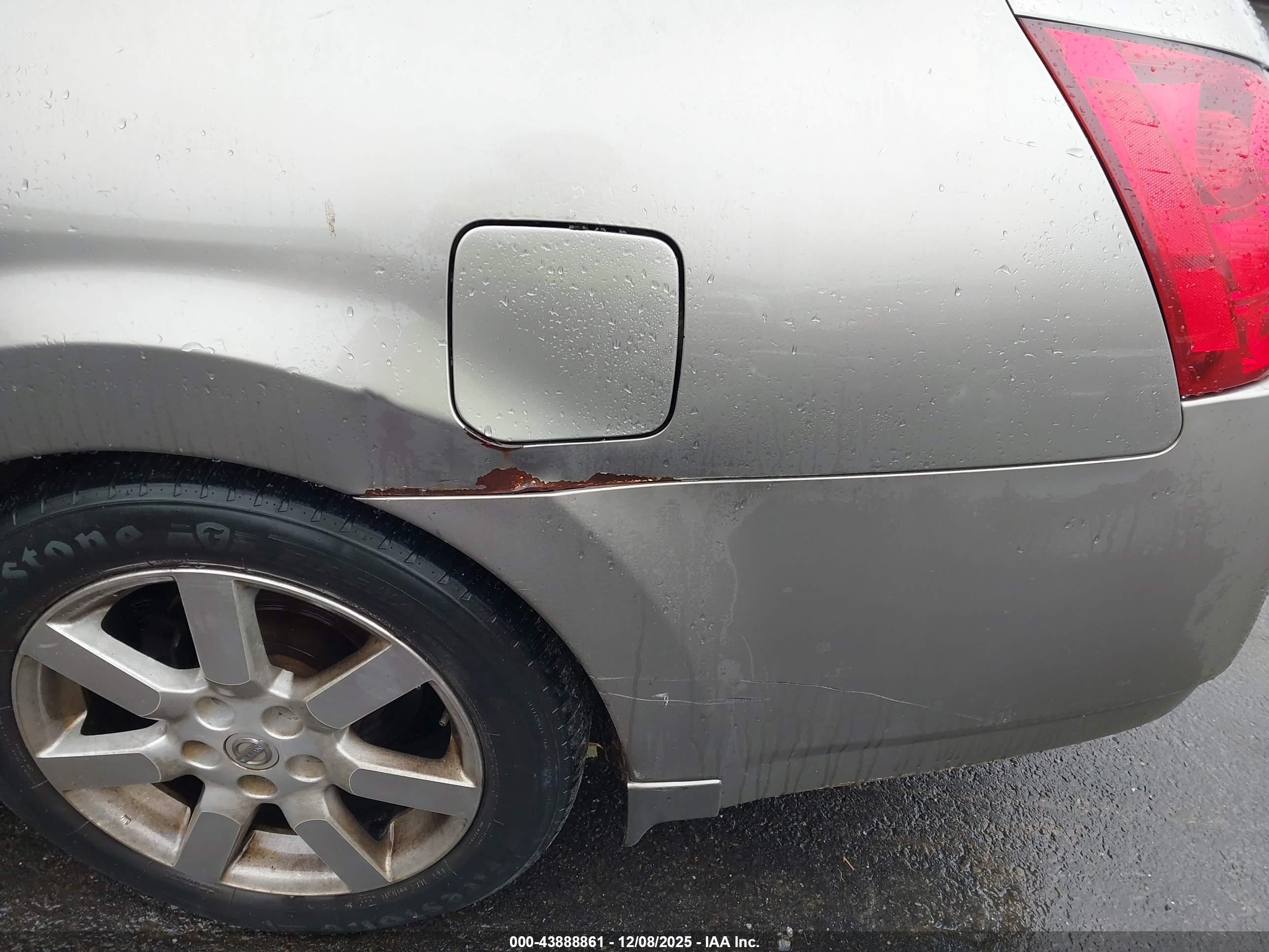 NISSAN MAXIMA image 6