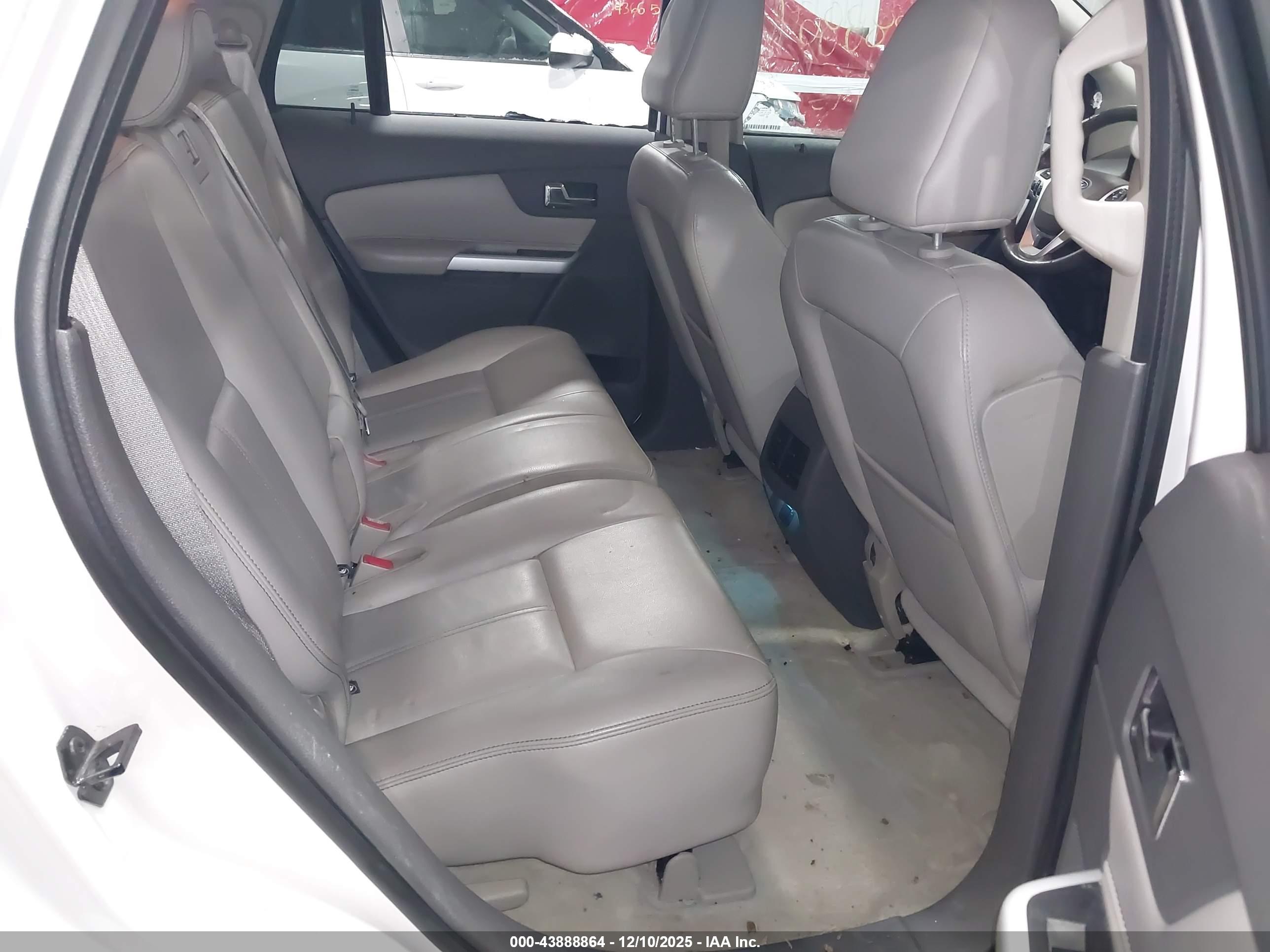 FORD EDGE image 8