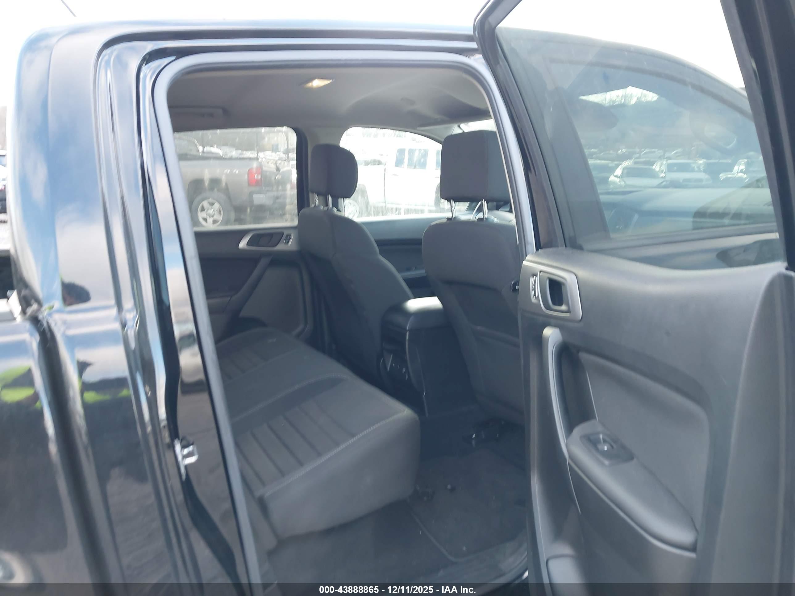 FORD RANGER image 8
