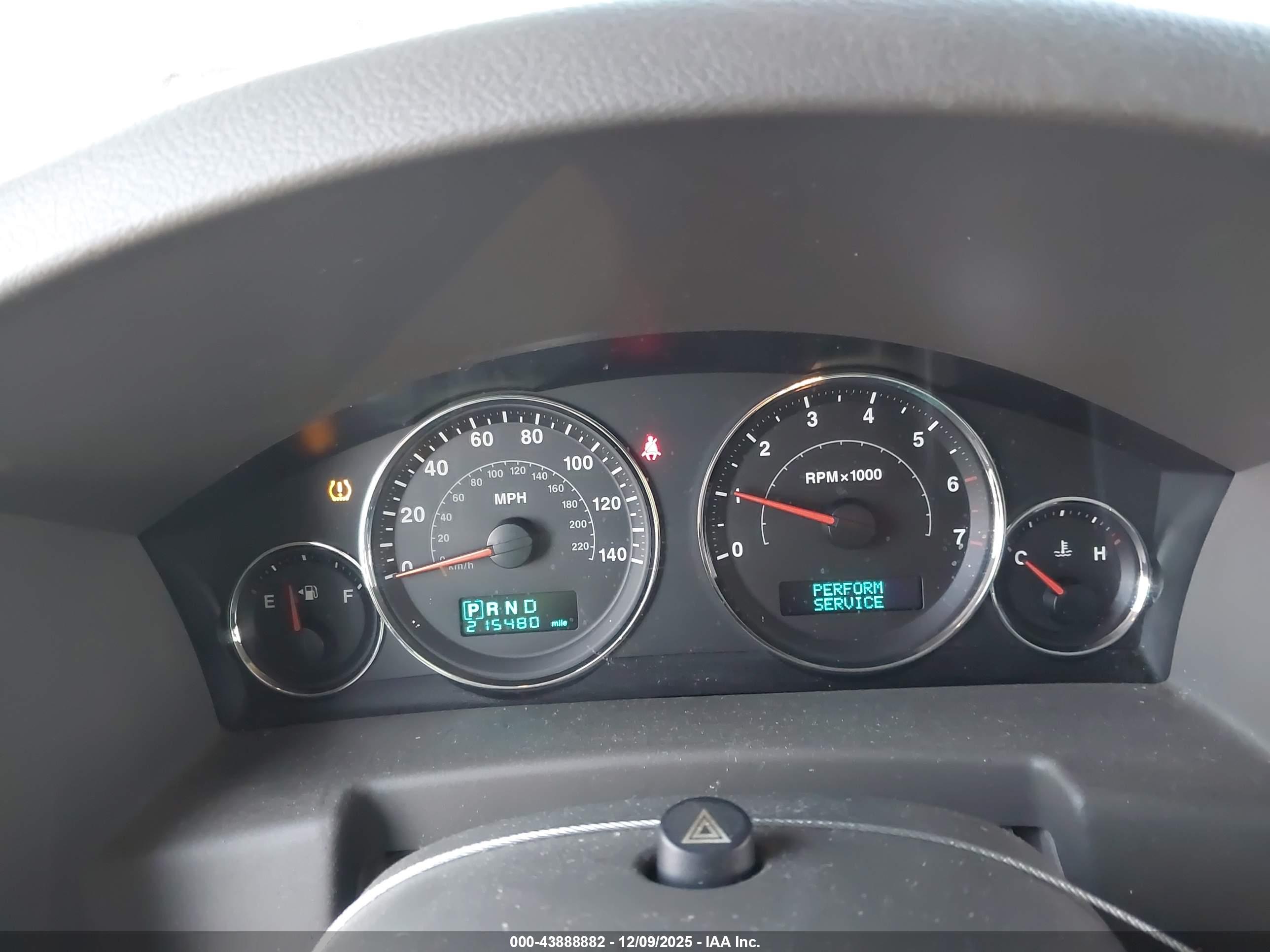 JEEP COMMANDER image 7