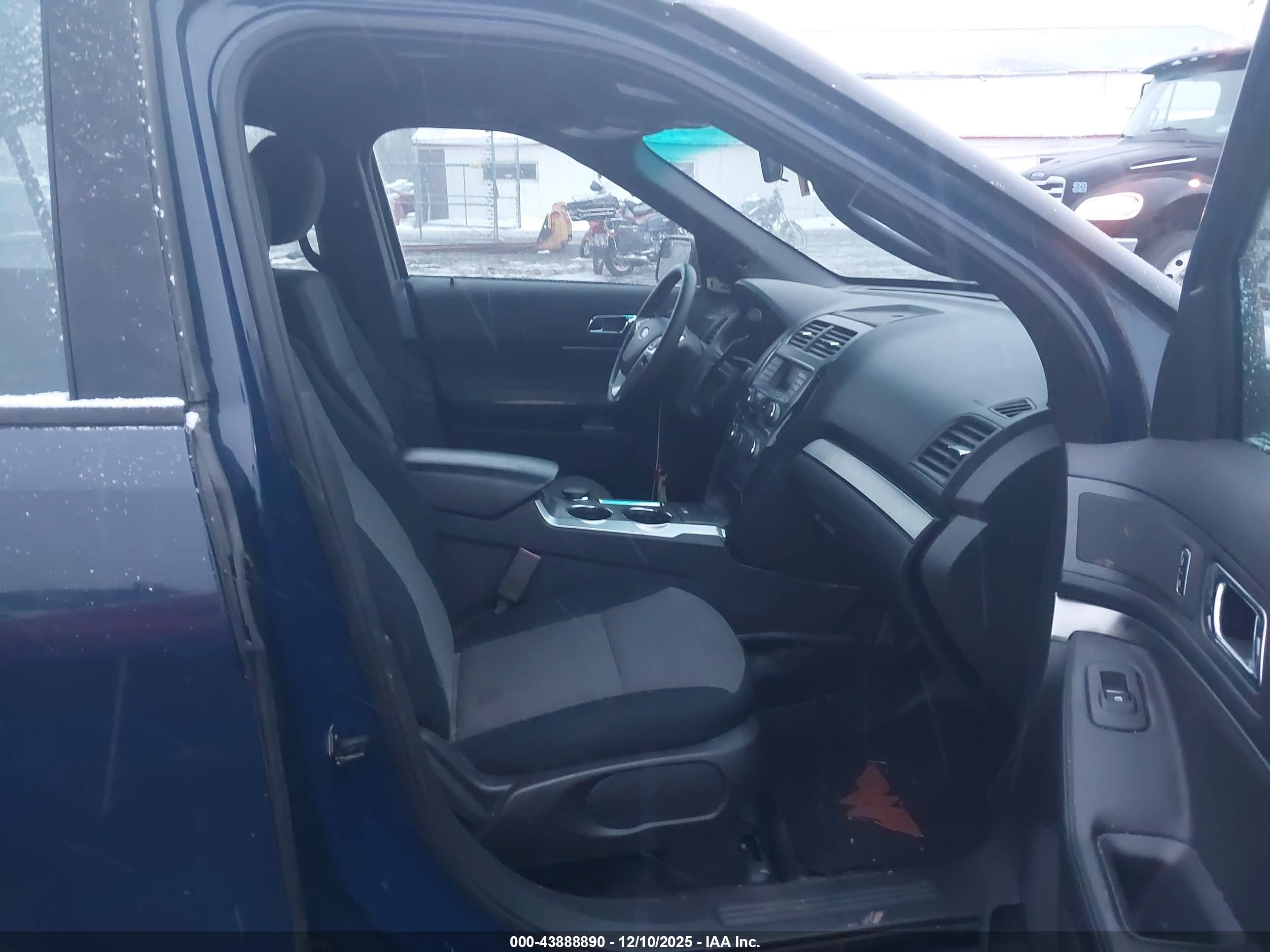 FORD UTILITY image 5