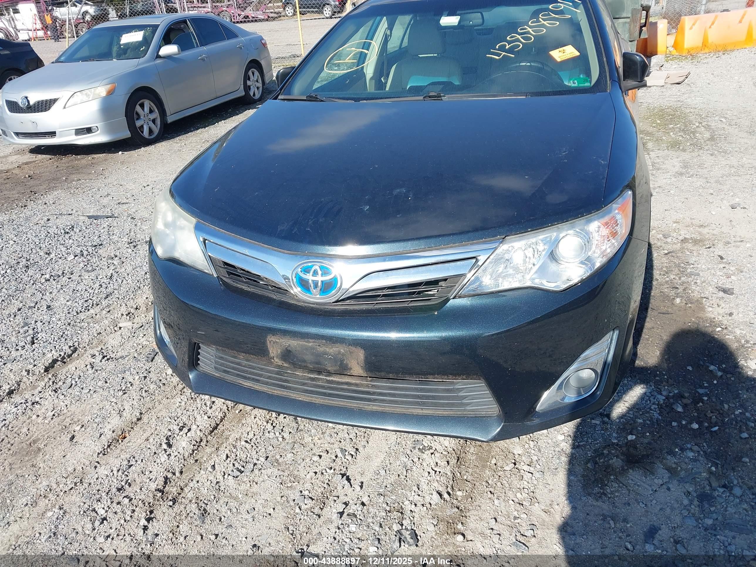 TOYOTA CAMRY image 6