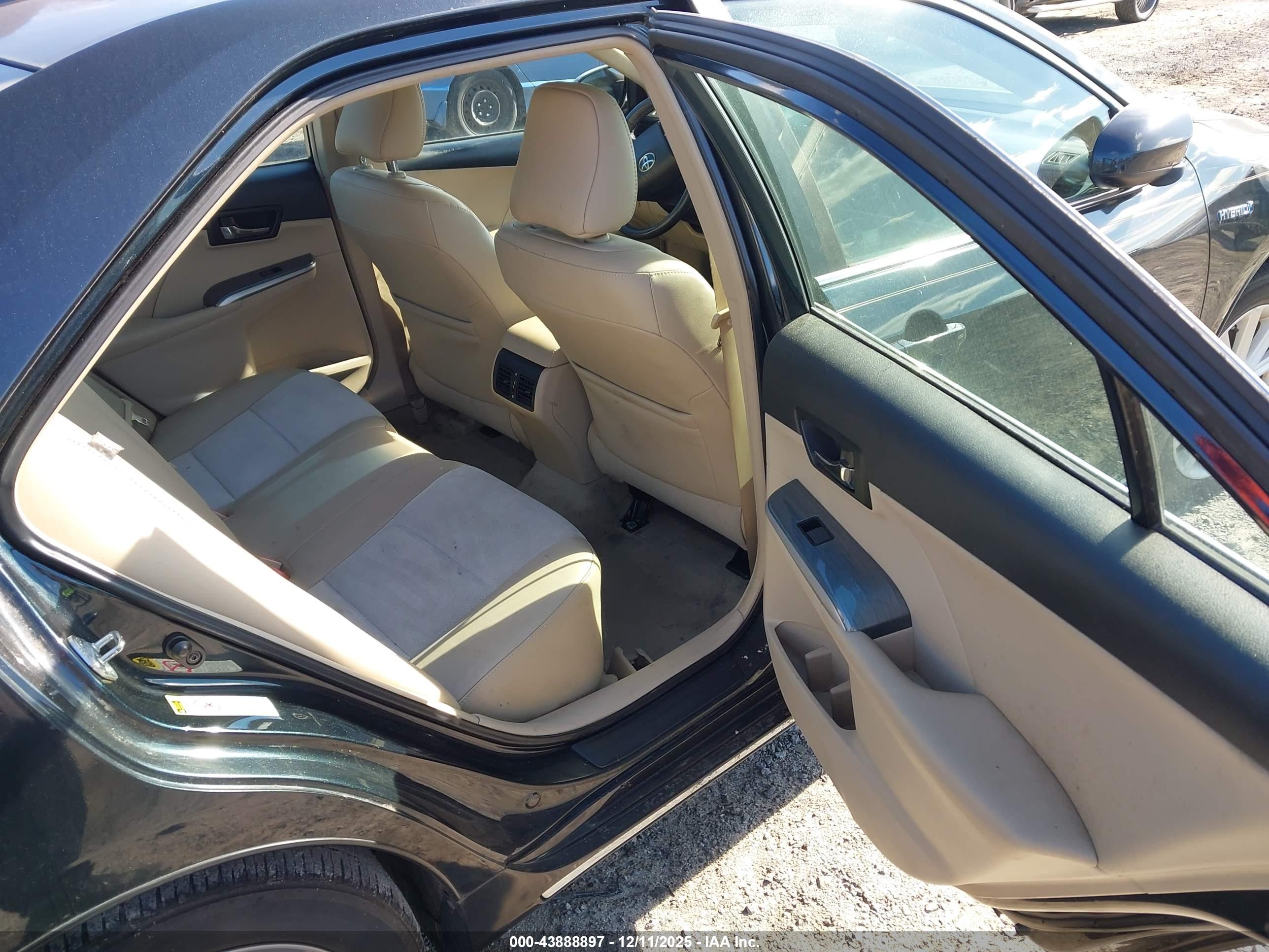 TOYOTA CAMRY image 8