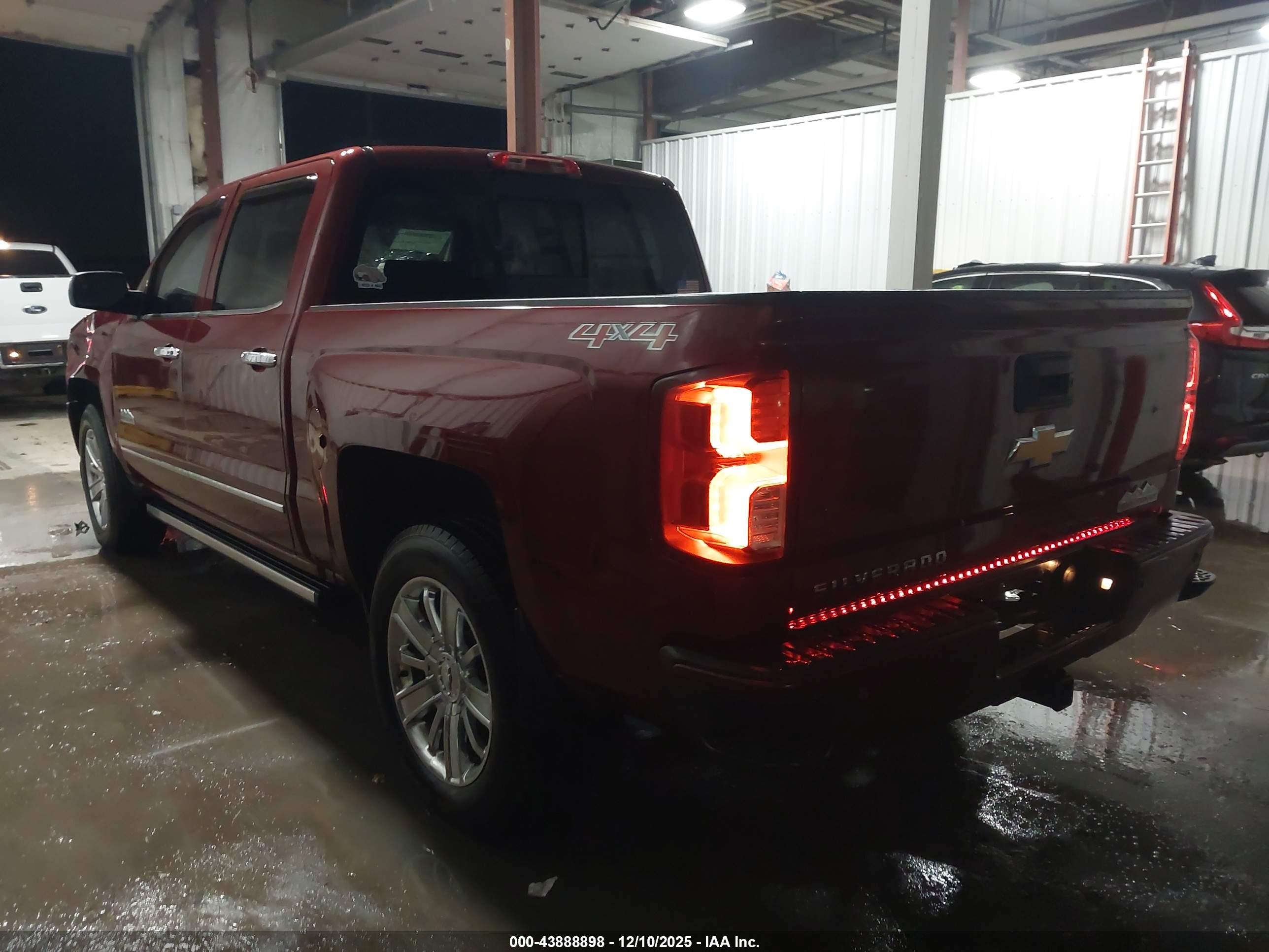 CHEVROLET SILVERADO image 3