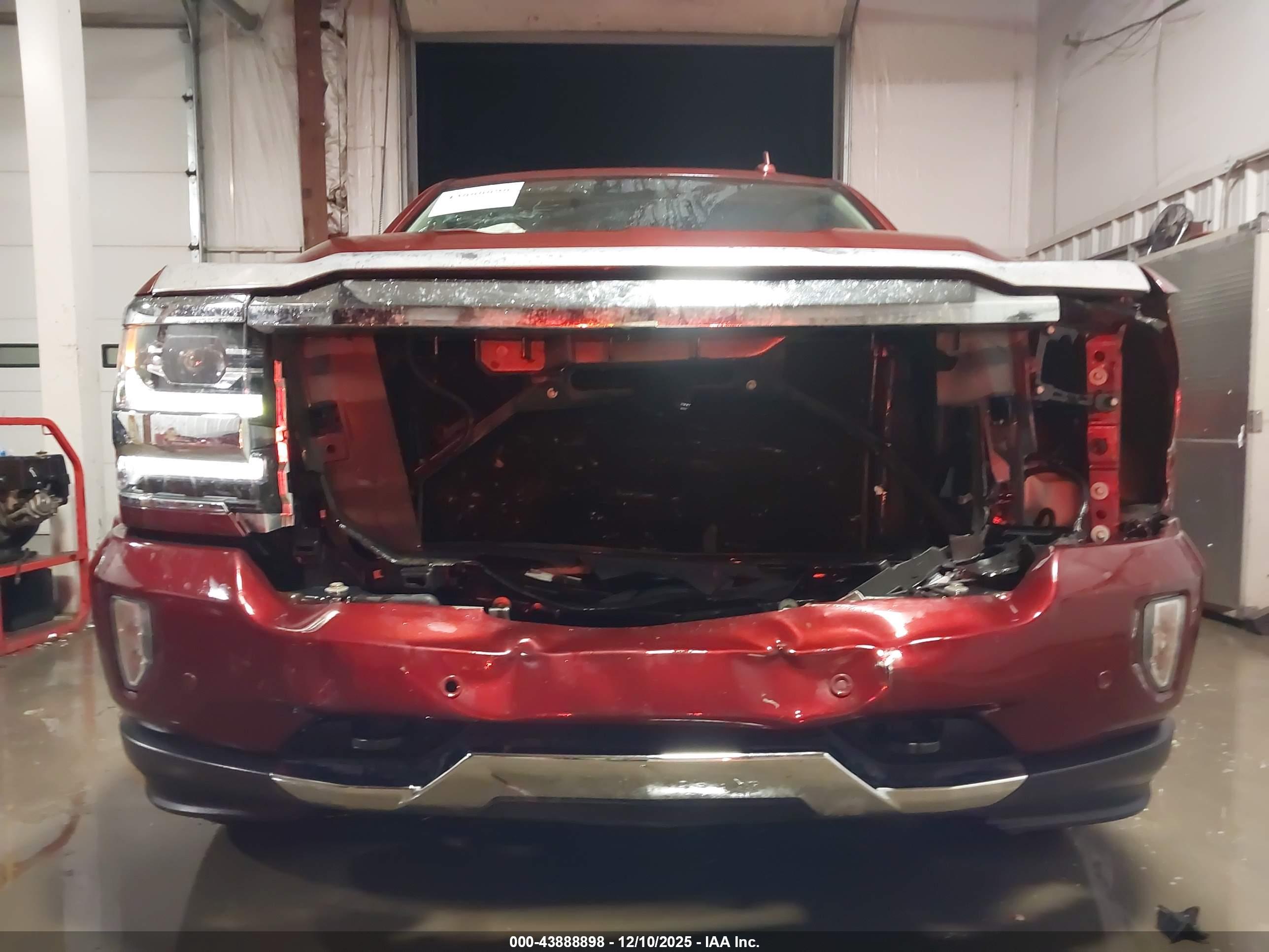 CHEVROLET SILVERADO image 6