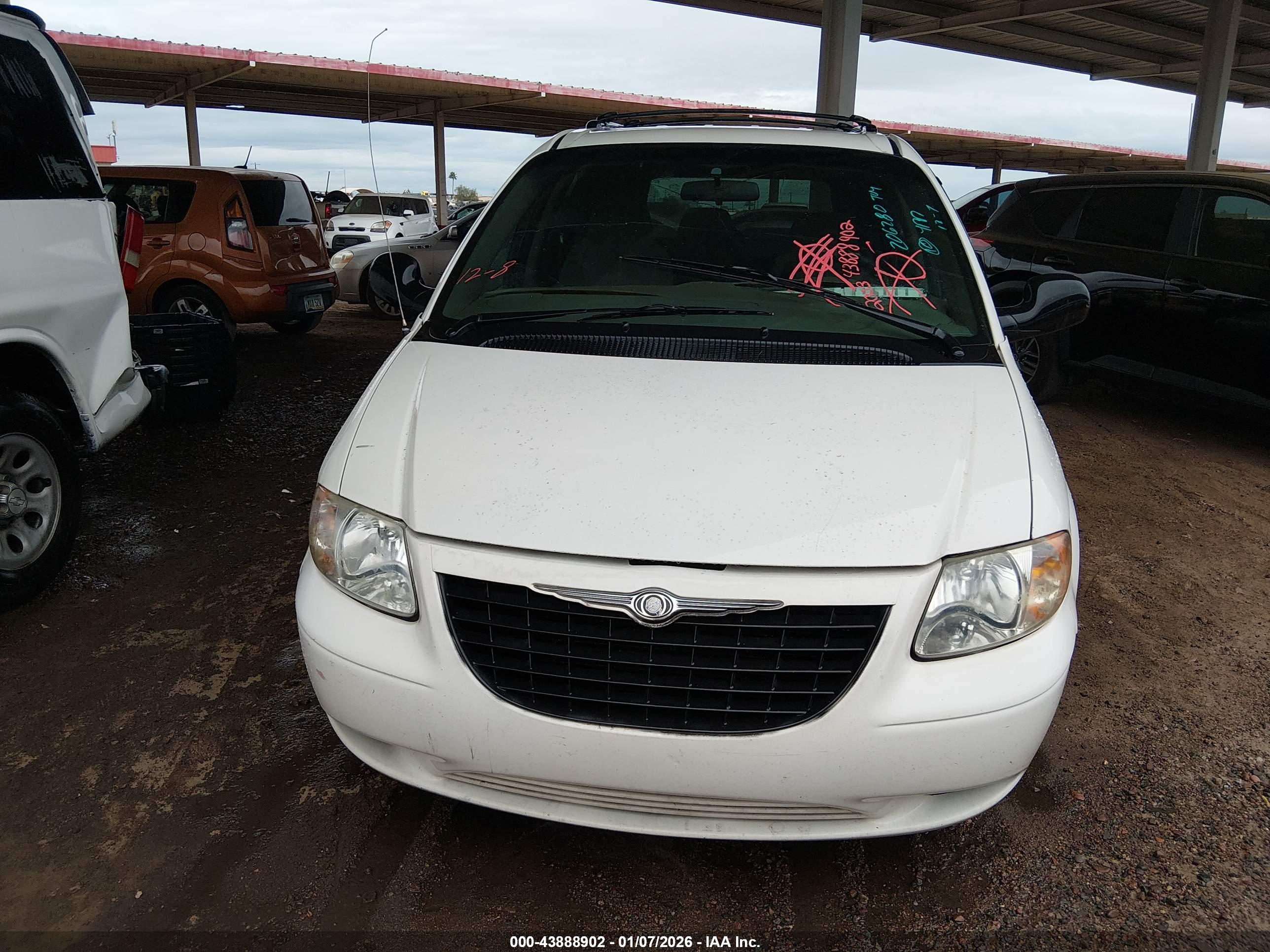 CHRYSLER VOYAGER image 6