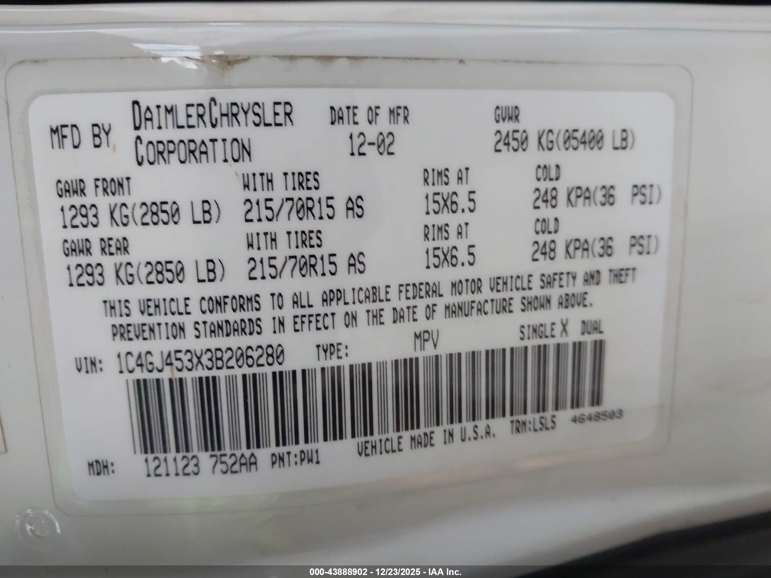 CHRYSLER VOYAGER image 9