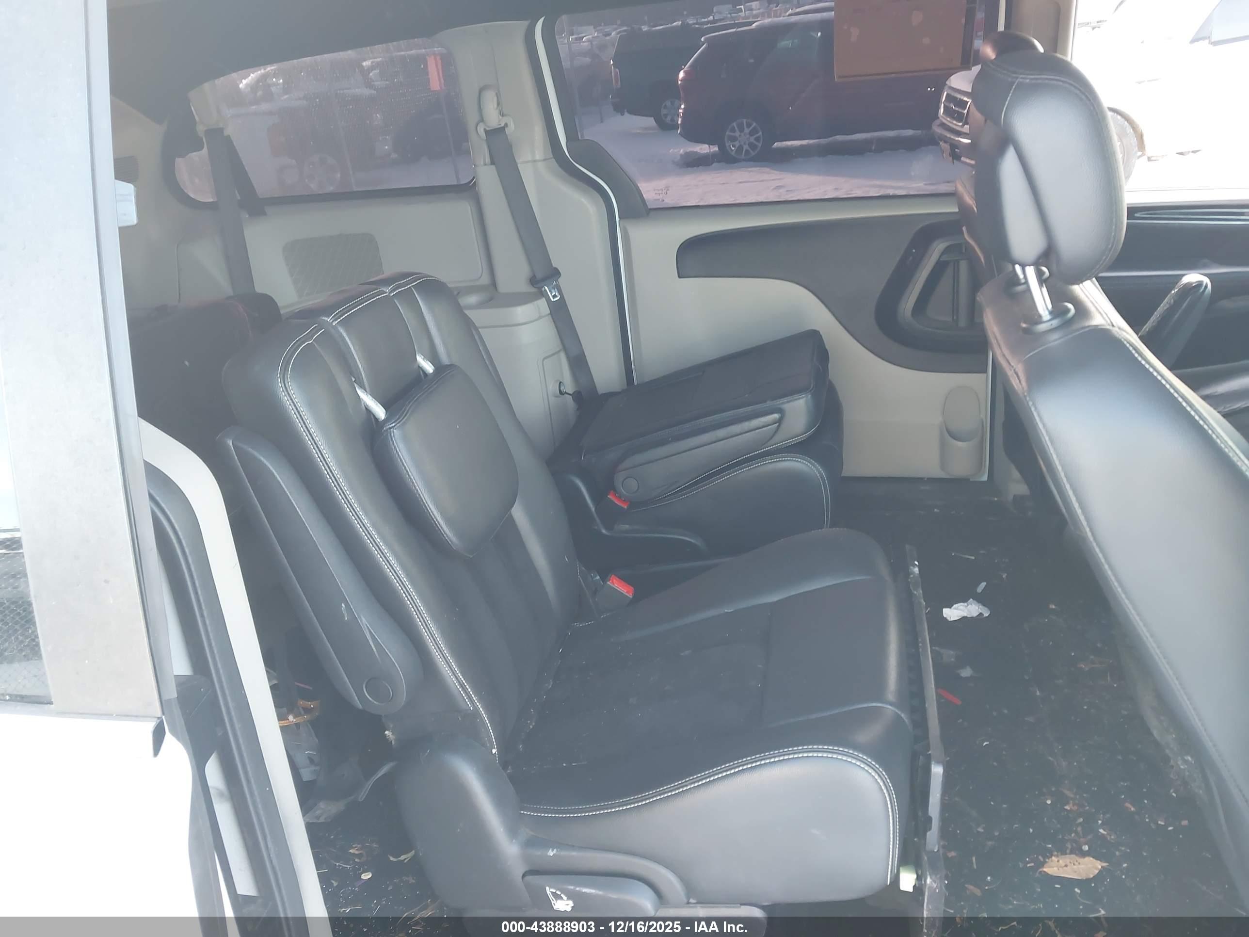 DODGE GRAND image 8