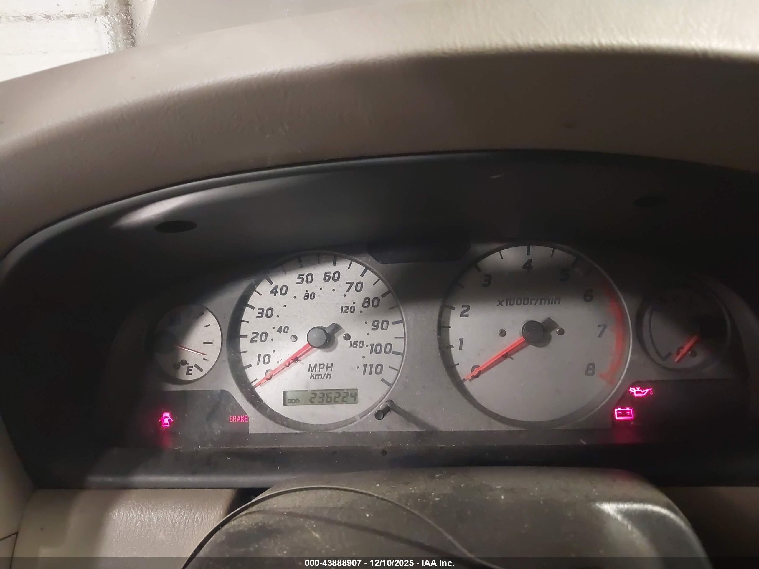 NISSAN FRONTIER image 7