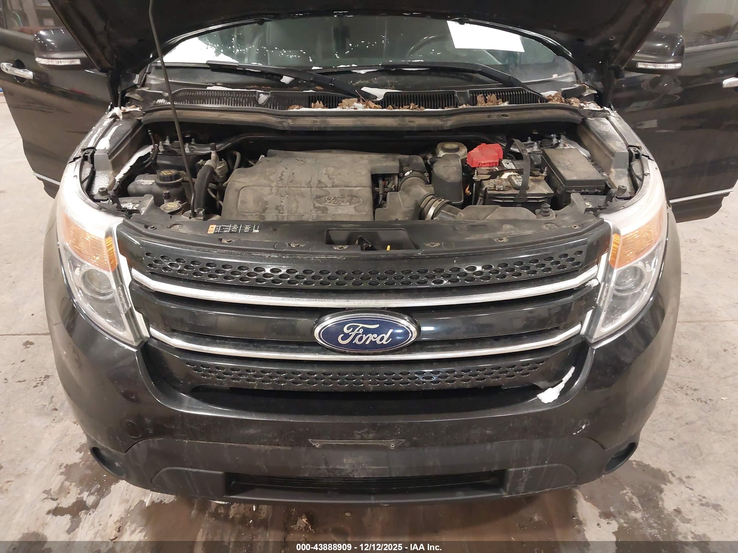 FORD EXPLORER image 10