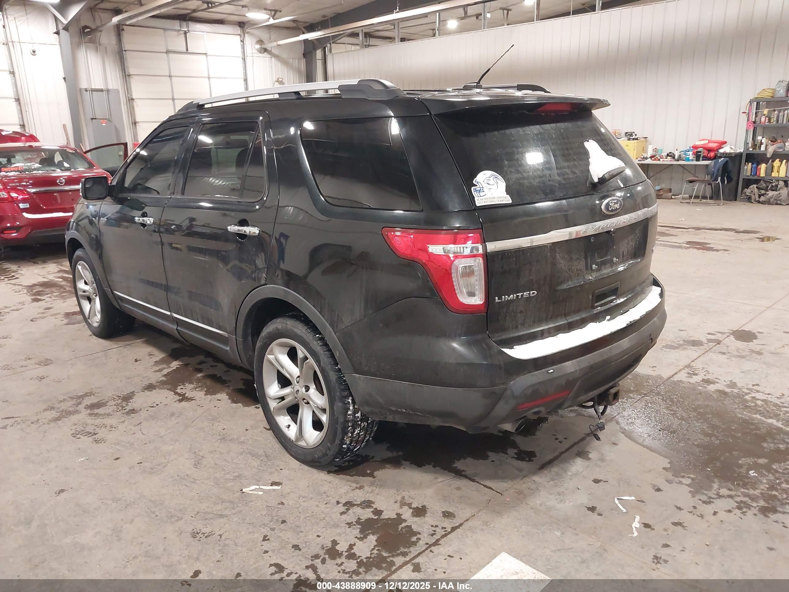 FORD EXPLORER image 3