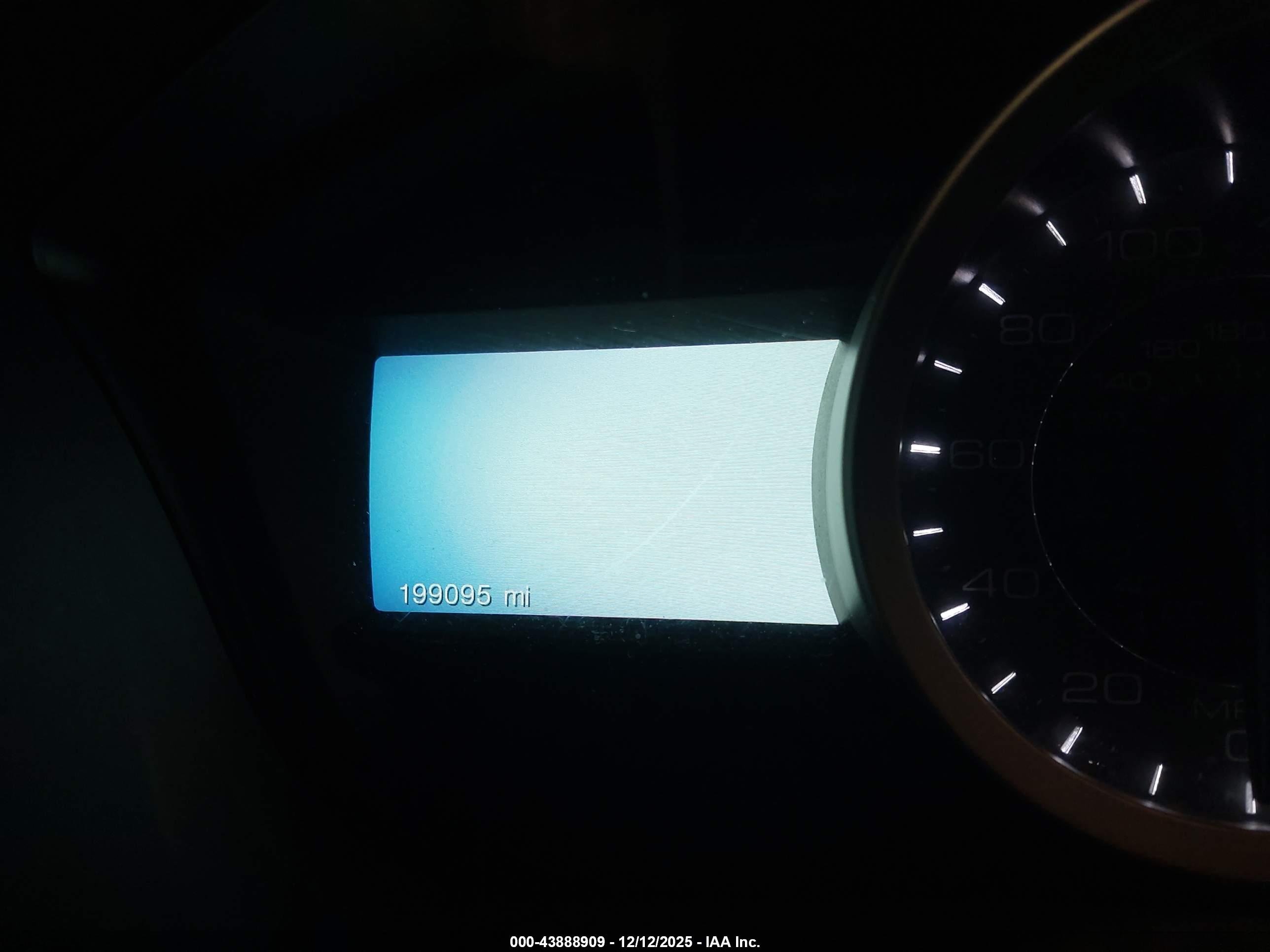 FORD EXPLORER image 7