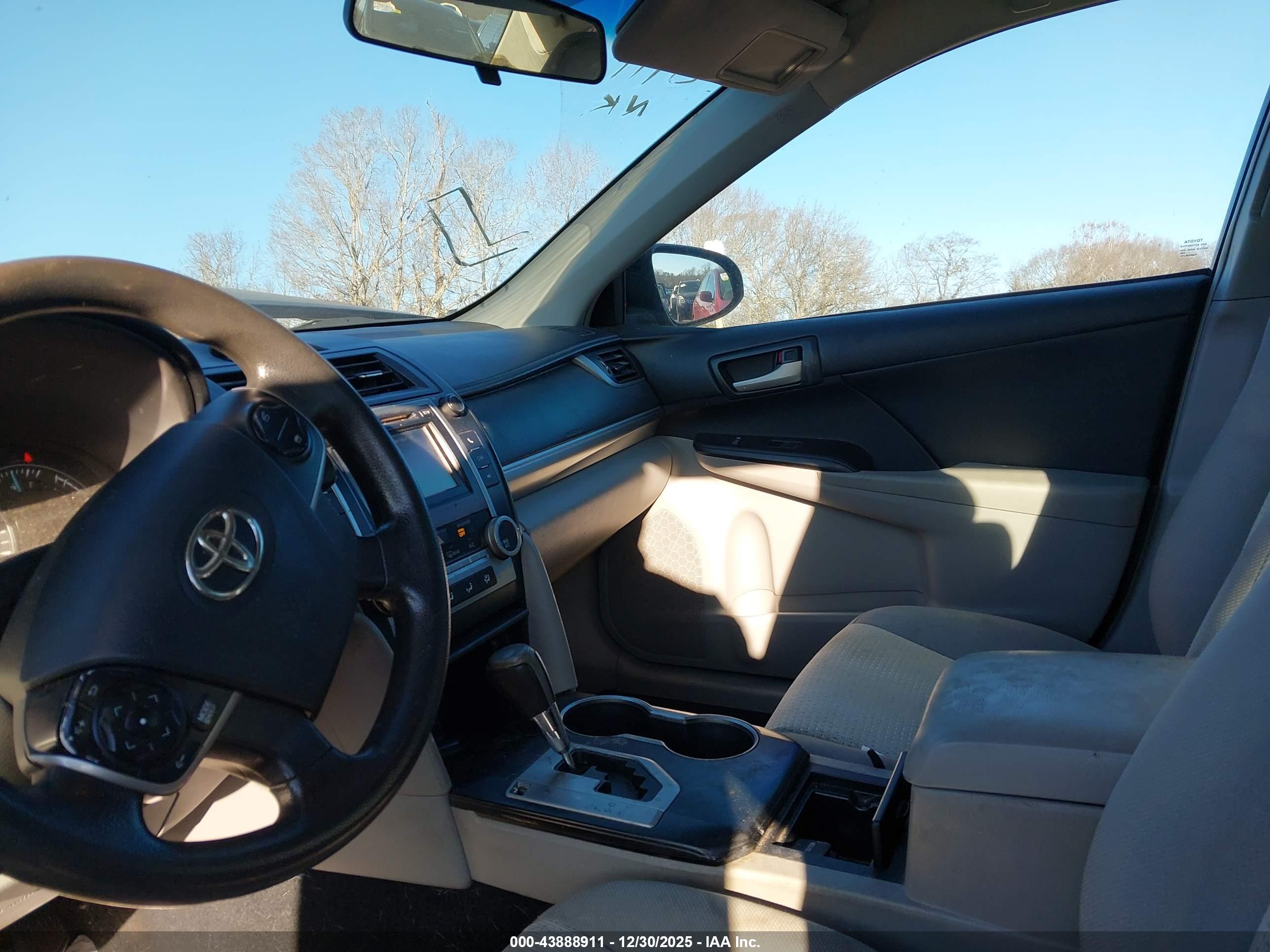TOYOTA CAMRY image 5