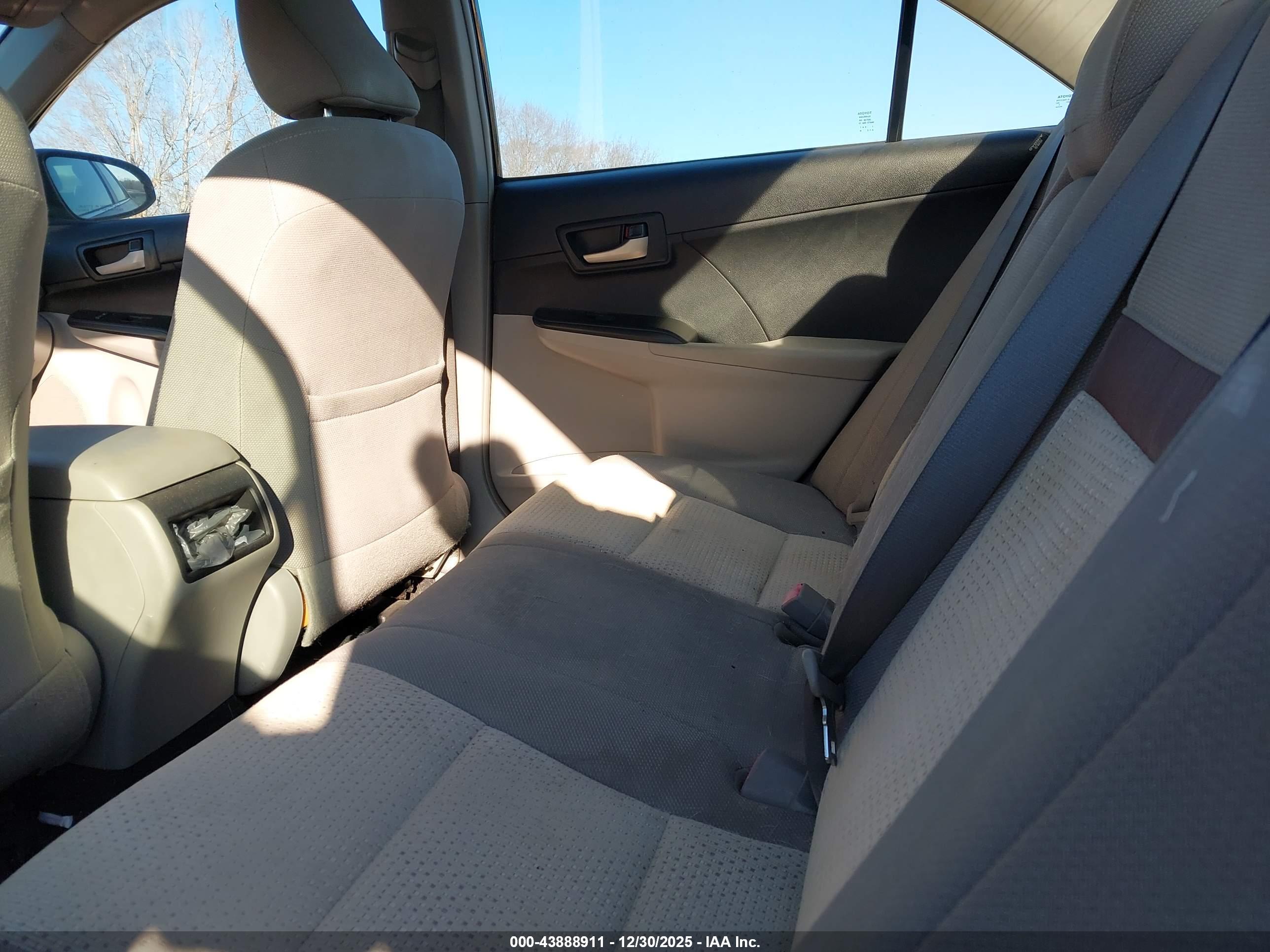 TOYOTA CAMRY image 8