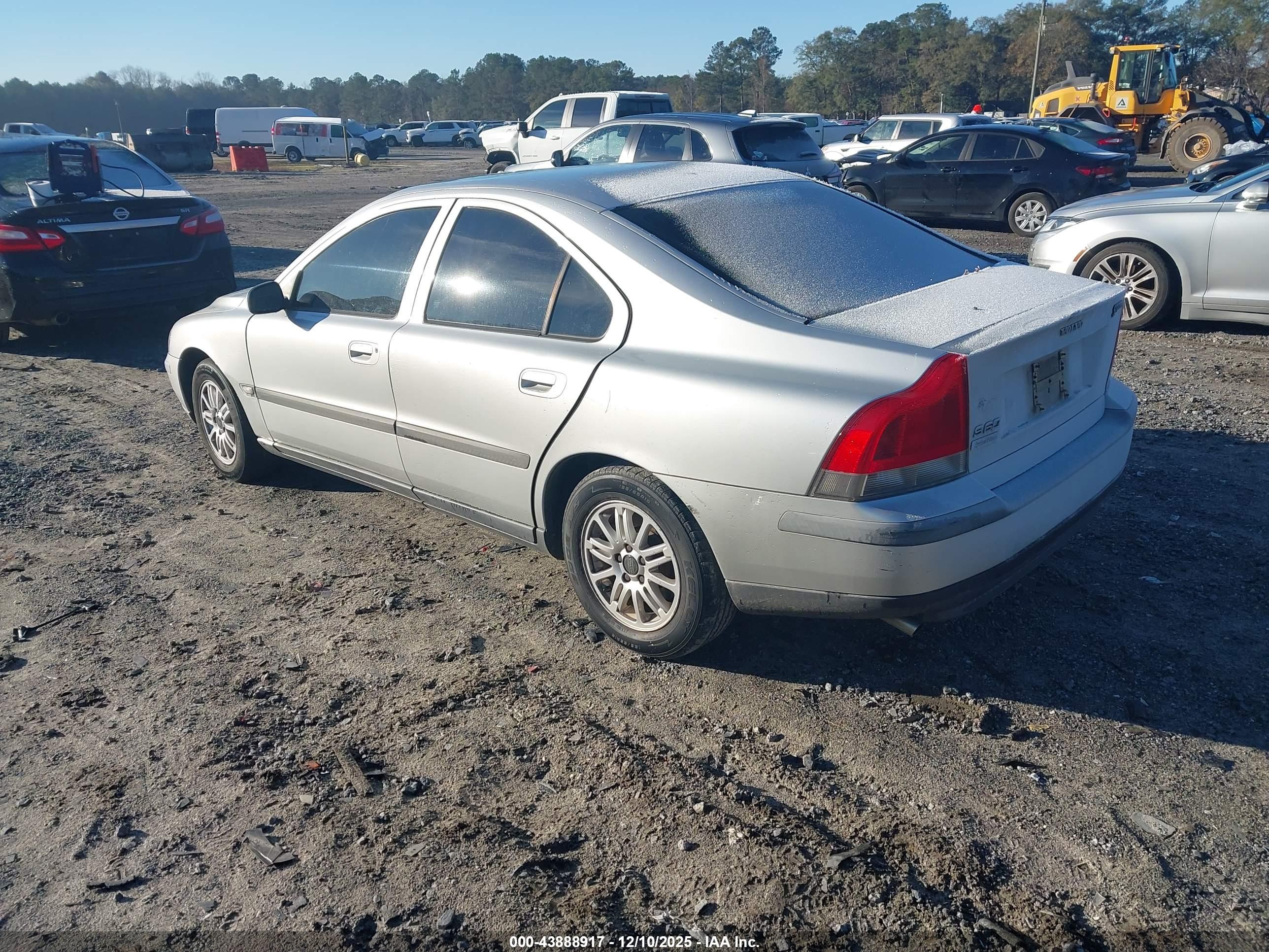 VOLVO S60 image 3