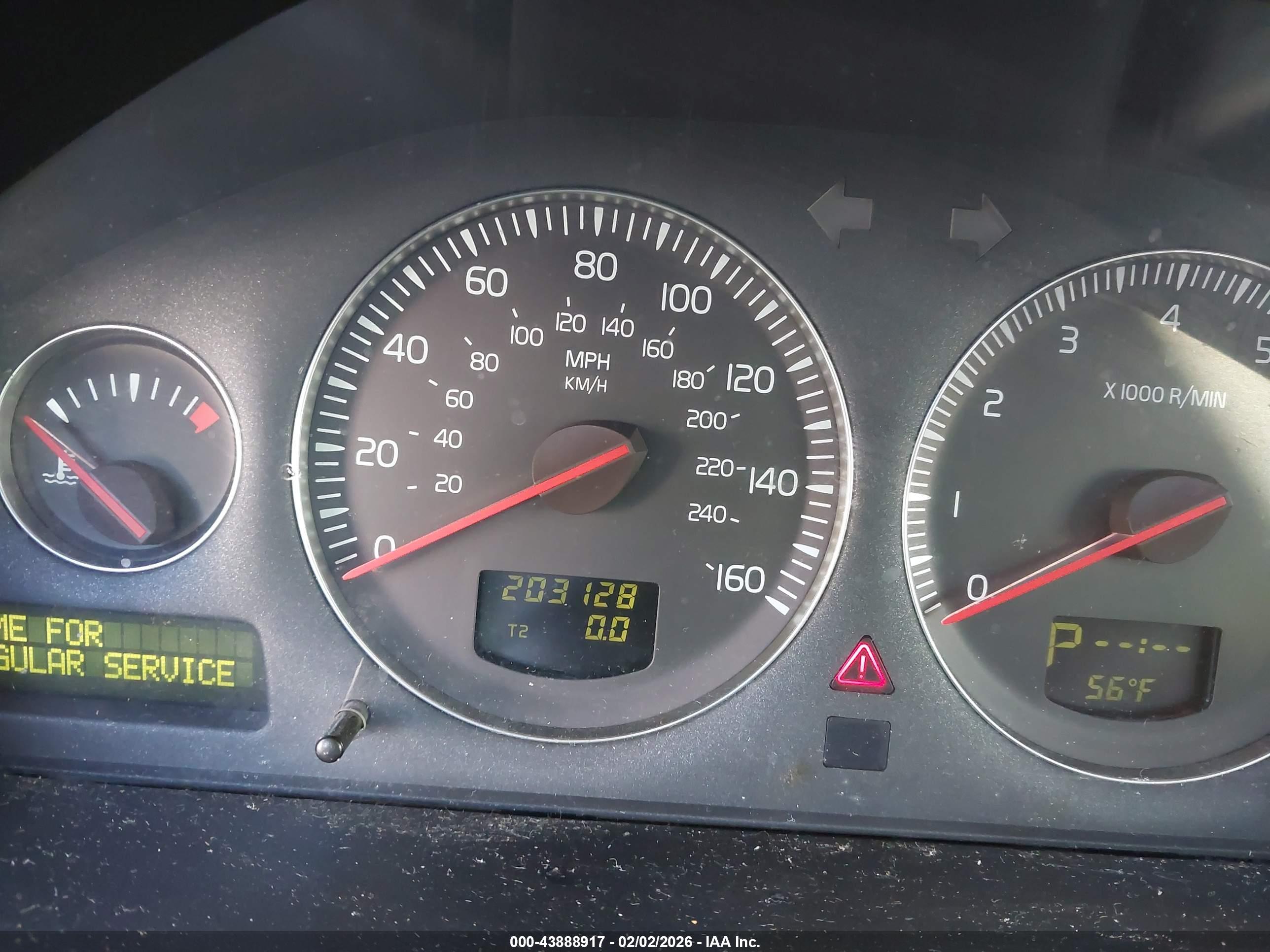 VOLVO S60 image 7