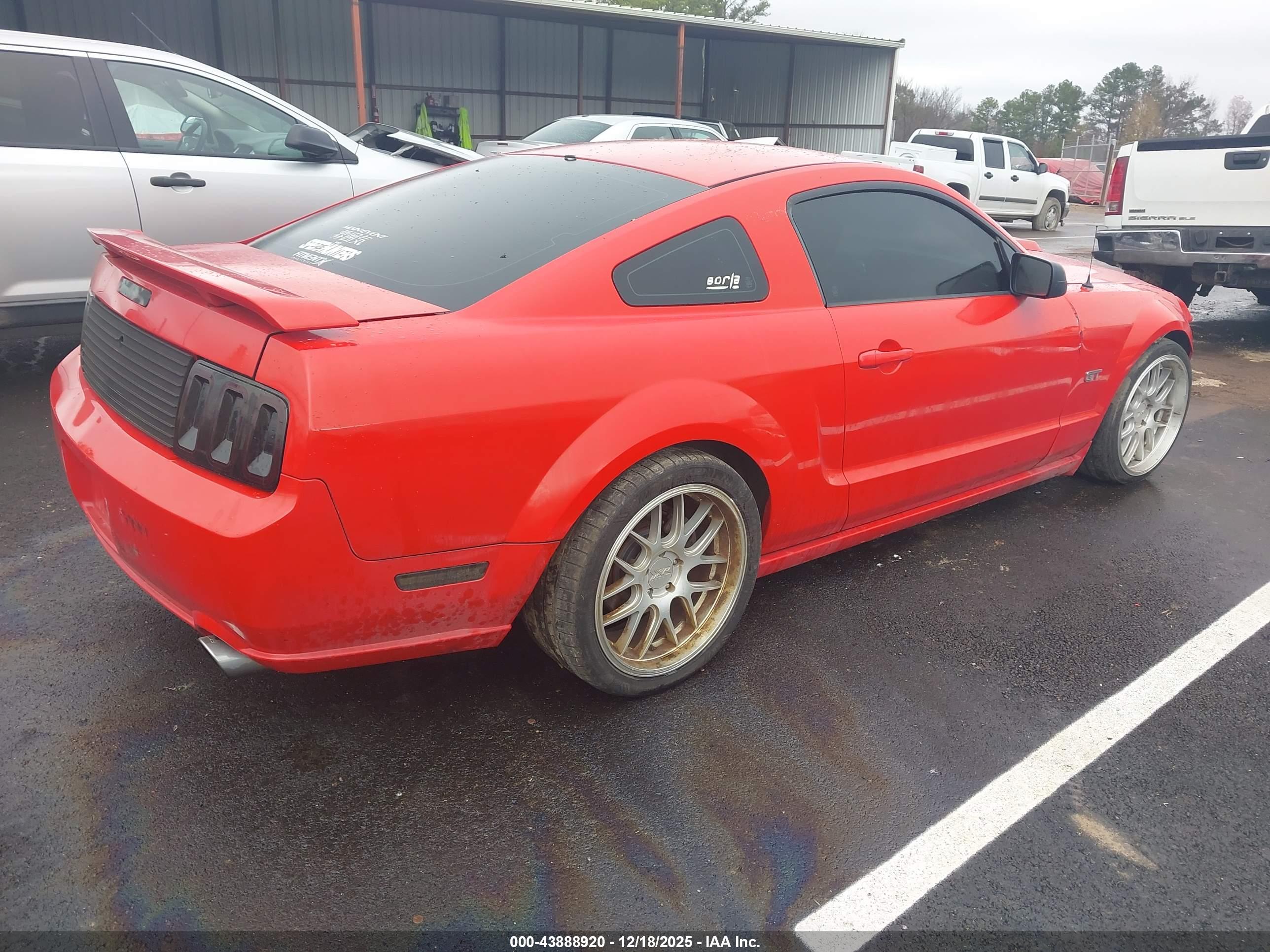 FORD MUSTANG image 4