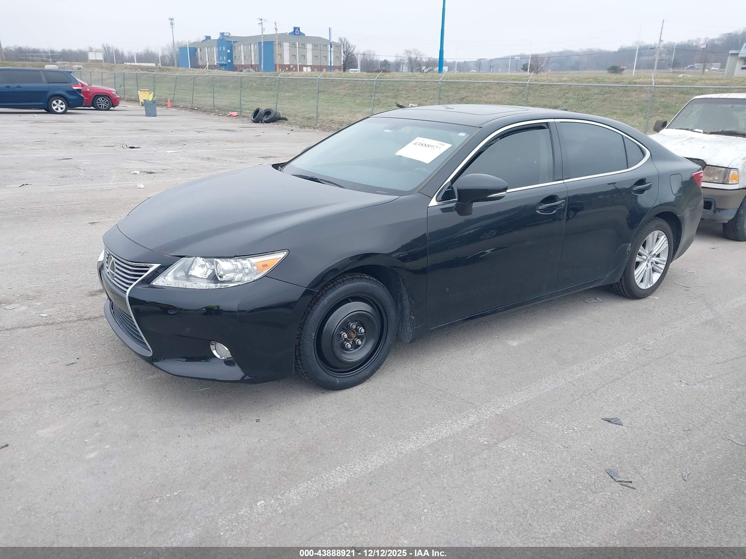 LEXUS ES image 2
