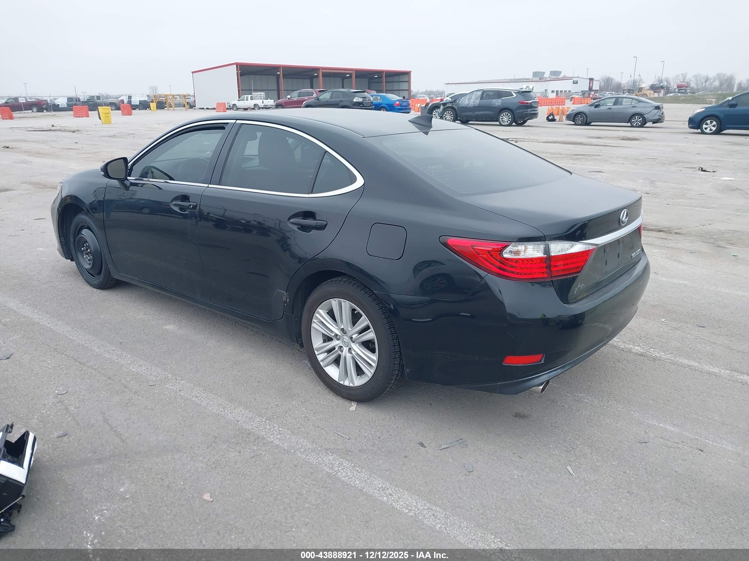 LEXUS ES image 3