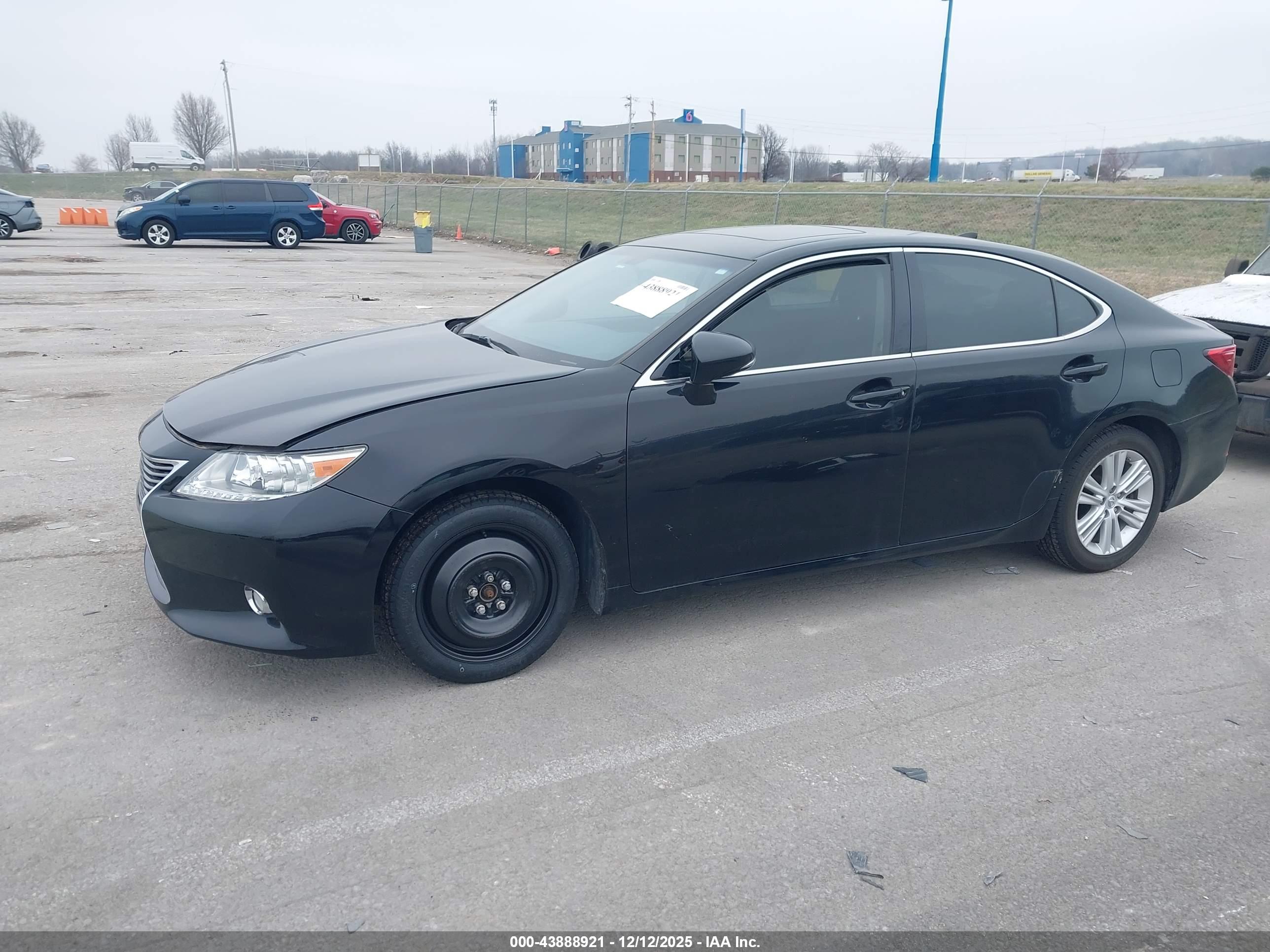 LEXUS ES image 6