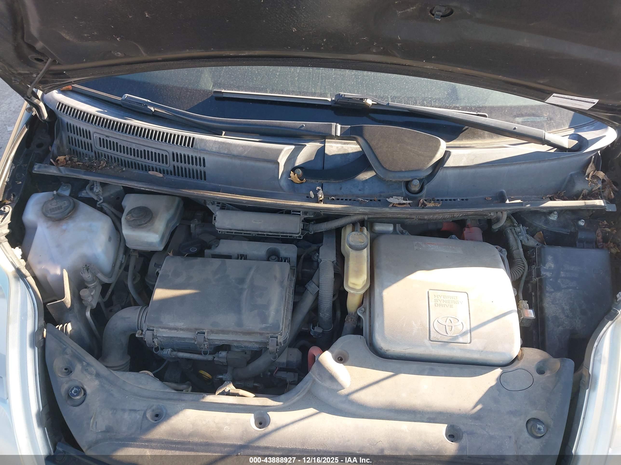 TOYOTA PRIUS image 10