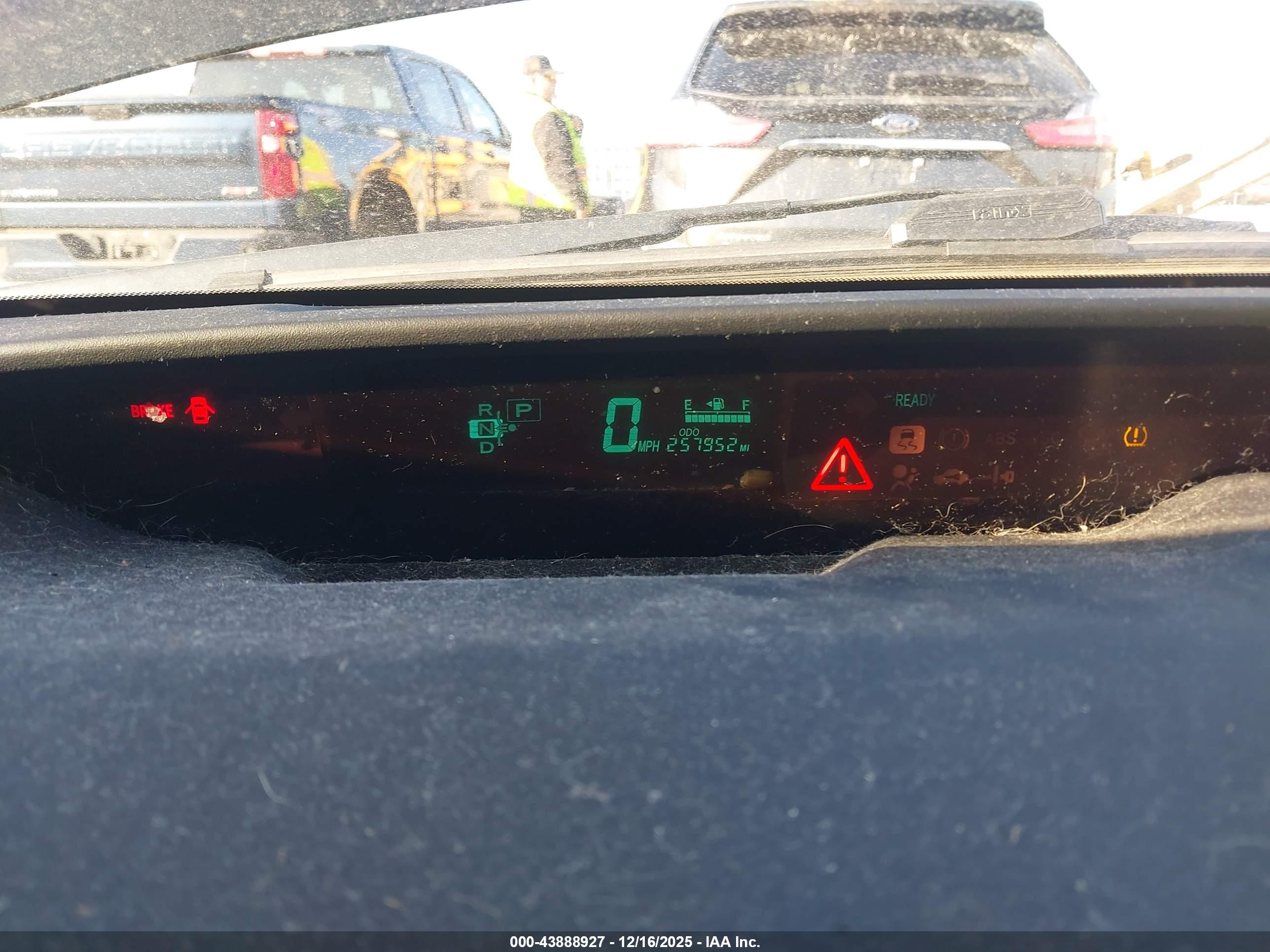 TOYOTA PRIUS image 7
