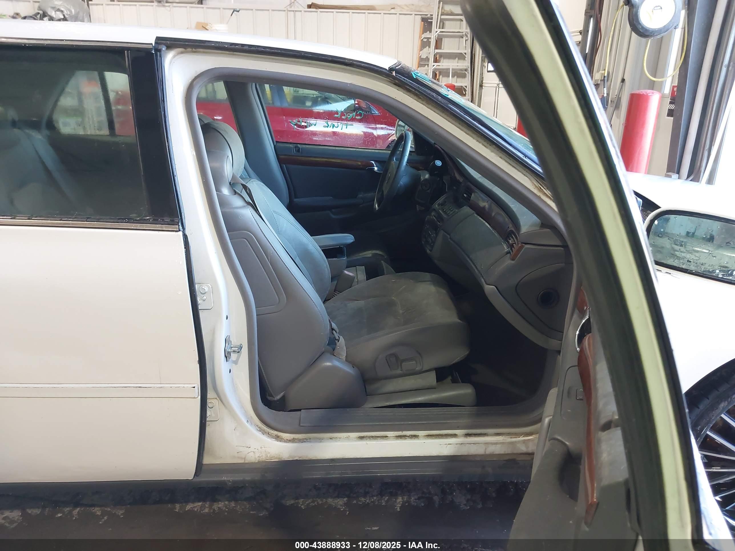 CADILLAC DEVILLE image 5