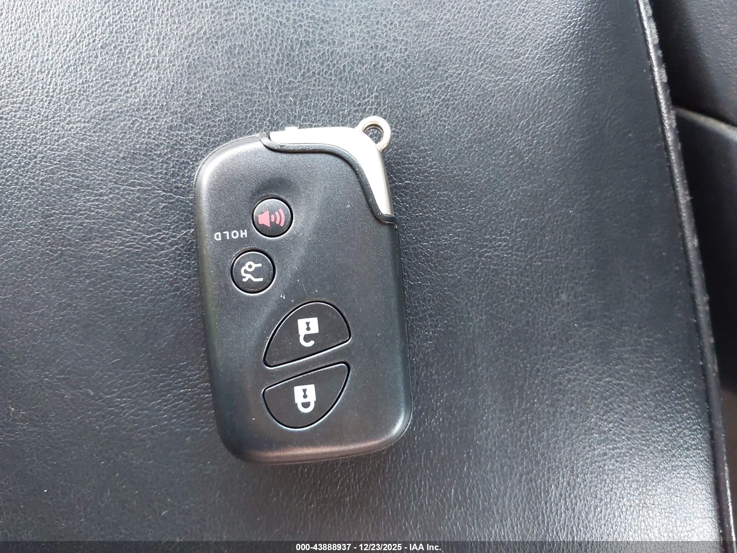 LEXUS ES image 11