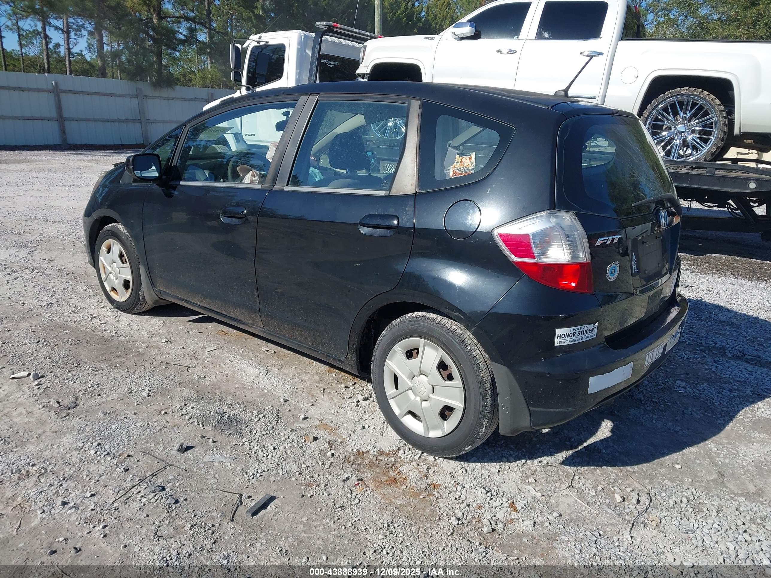 HONDA FIT image 3