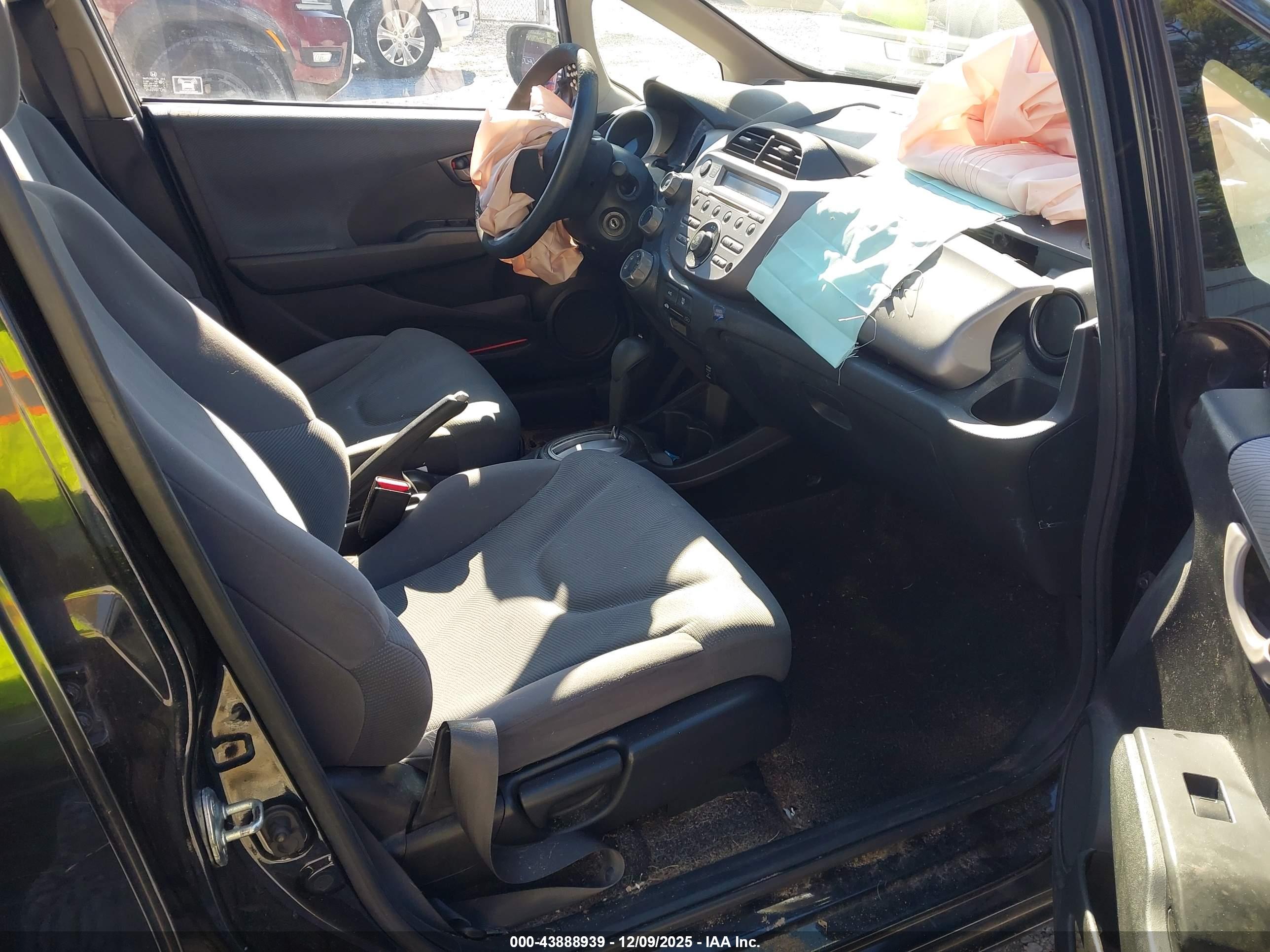 HONDA FIT image 5