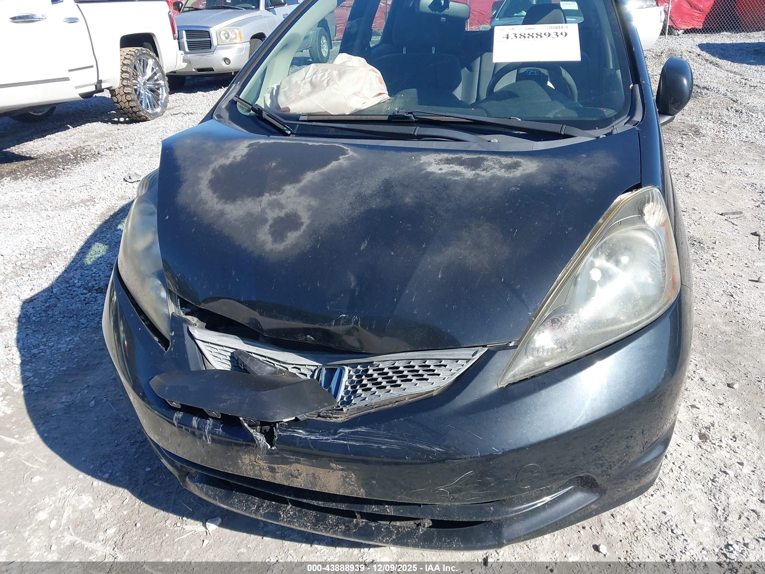 HONDA FIT image 6