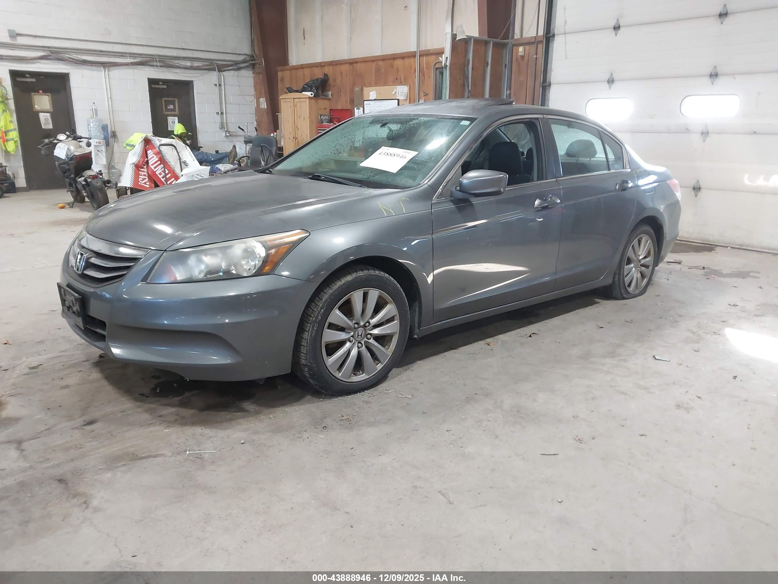 HONDA ACCORD image 2