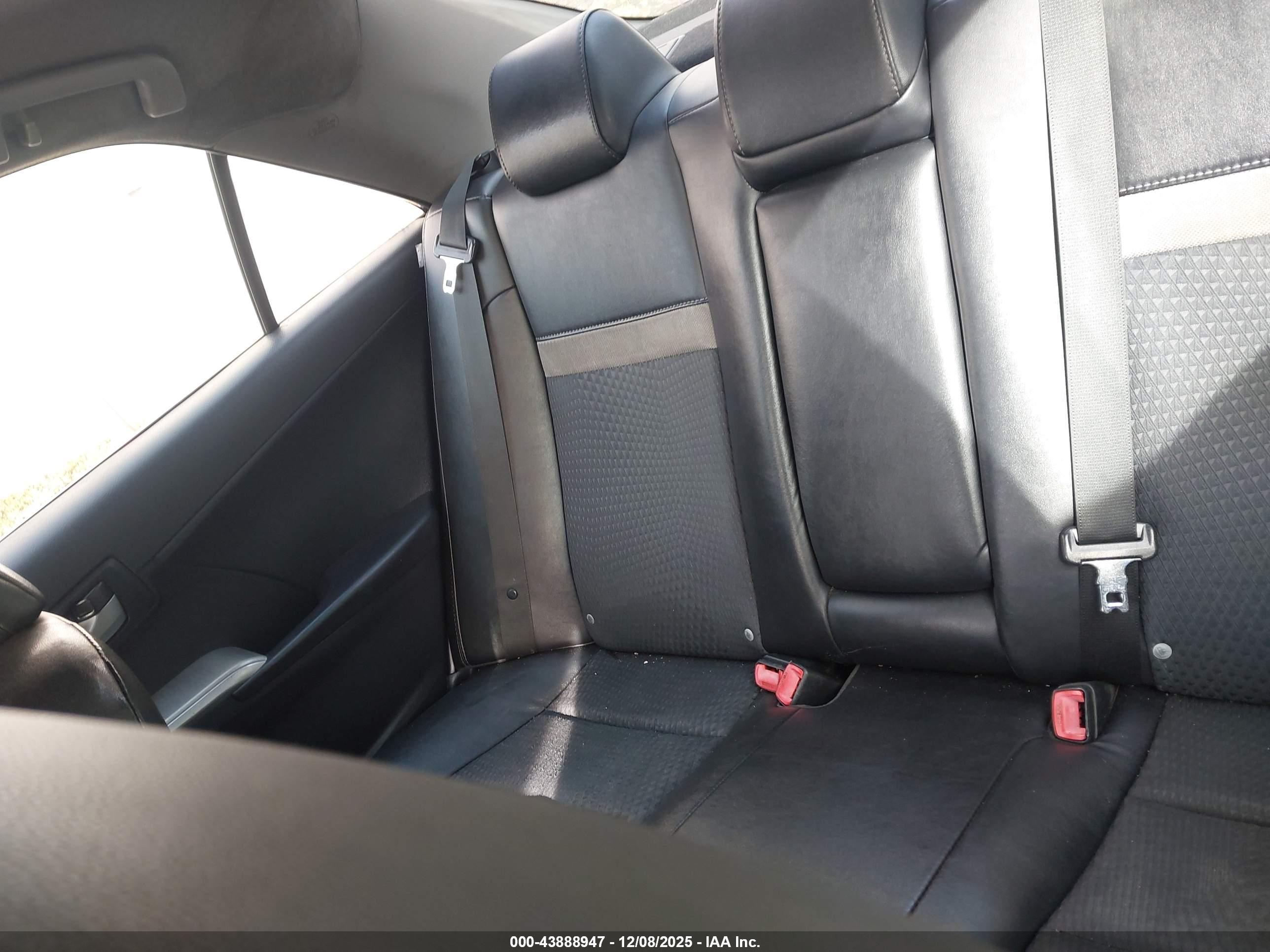 TOYOTA CAMRY image 8