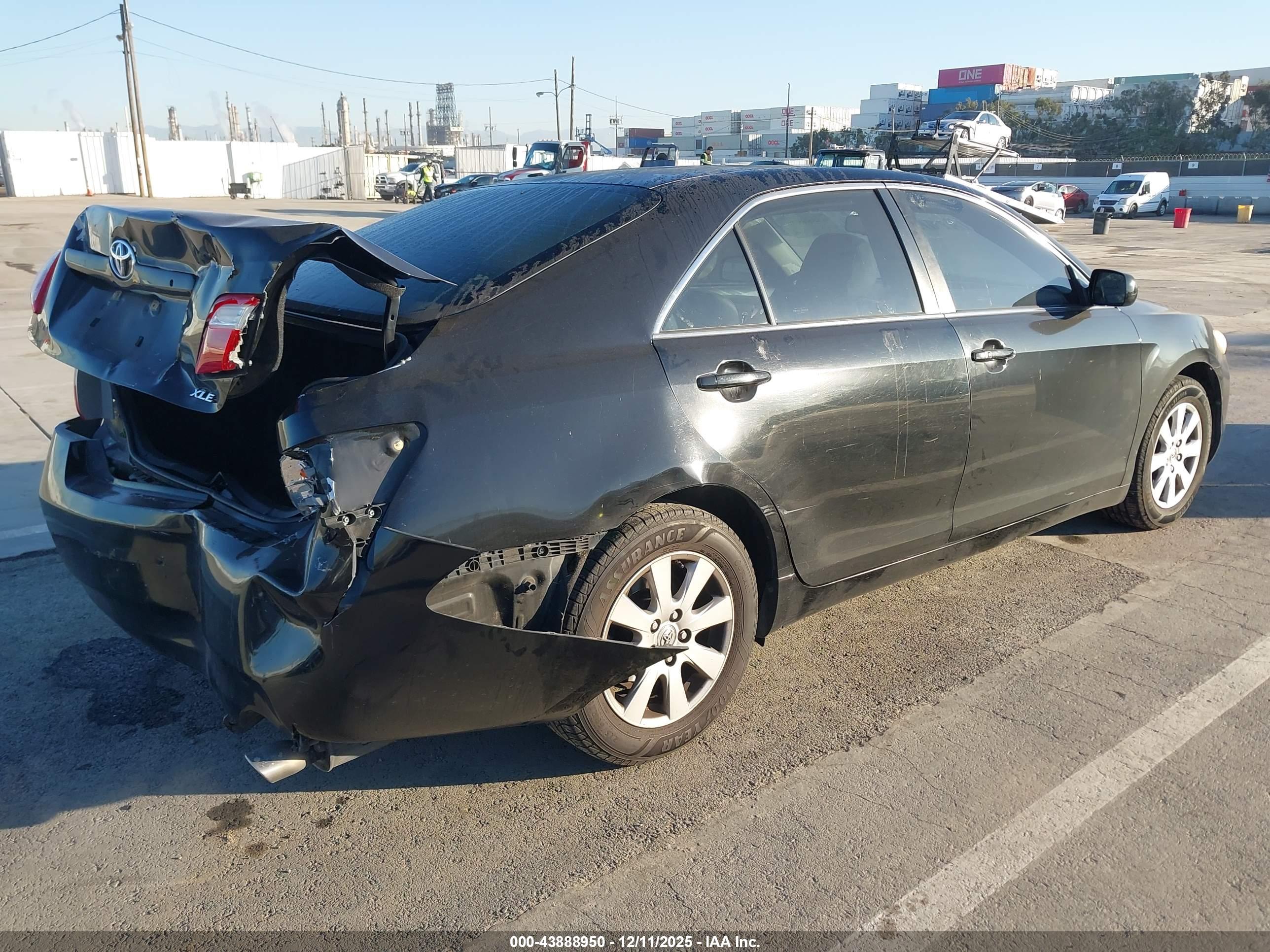 TOYOTA CAMRY image 4