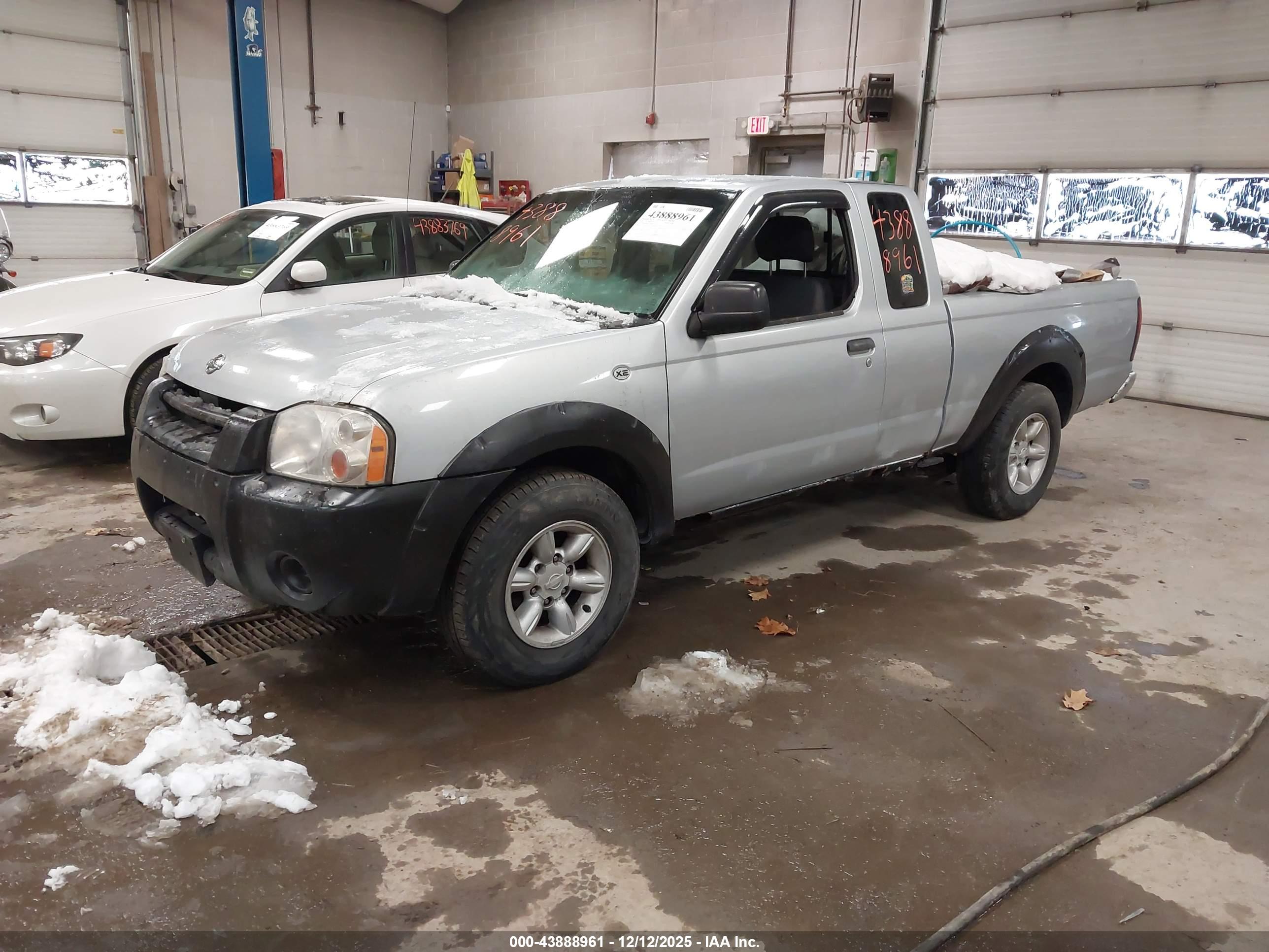NISSAN FRONTIER image 2